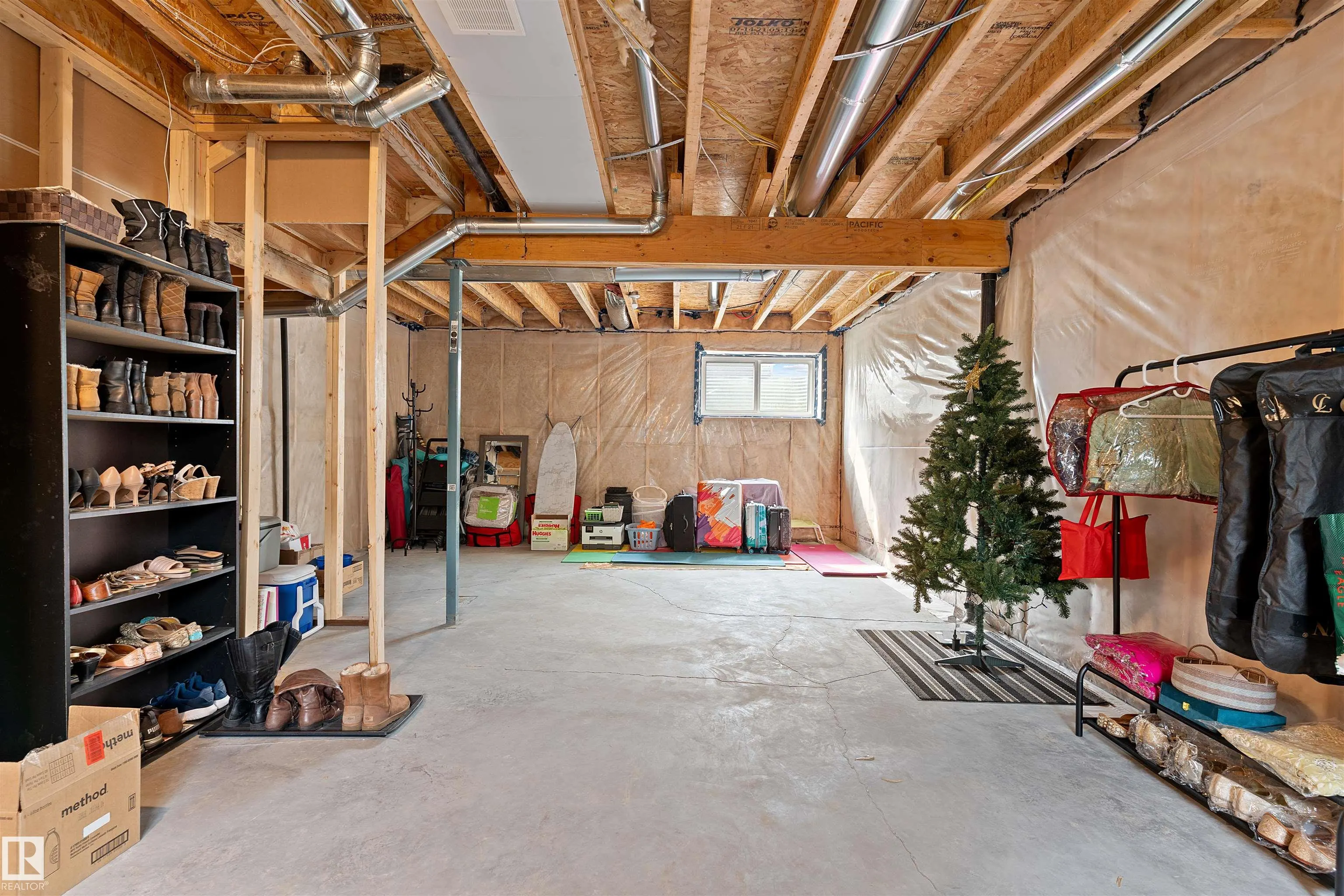 182 CALEDONIA Drive