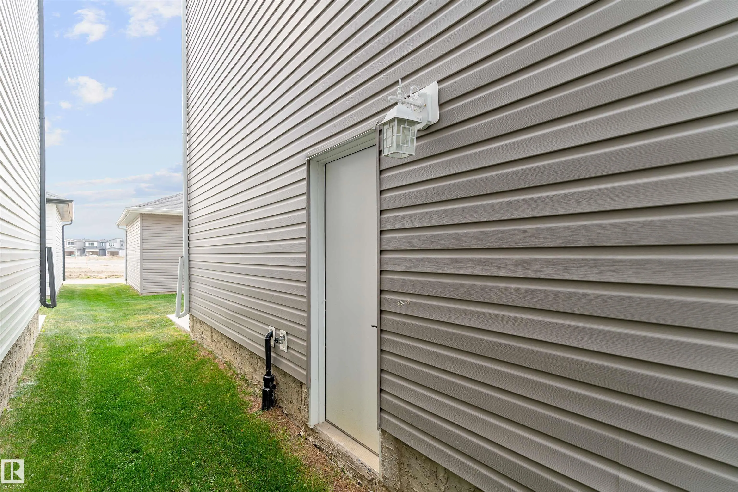 182 CALEDONIA Drive