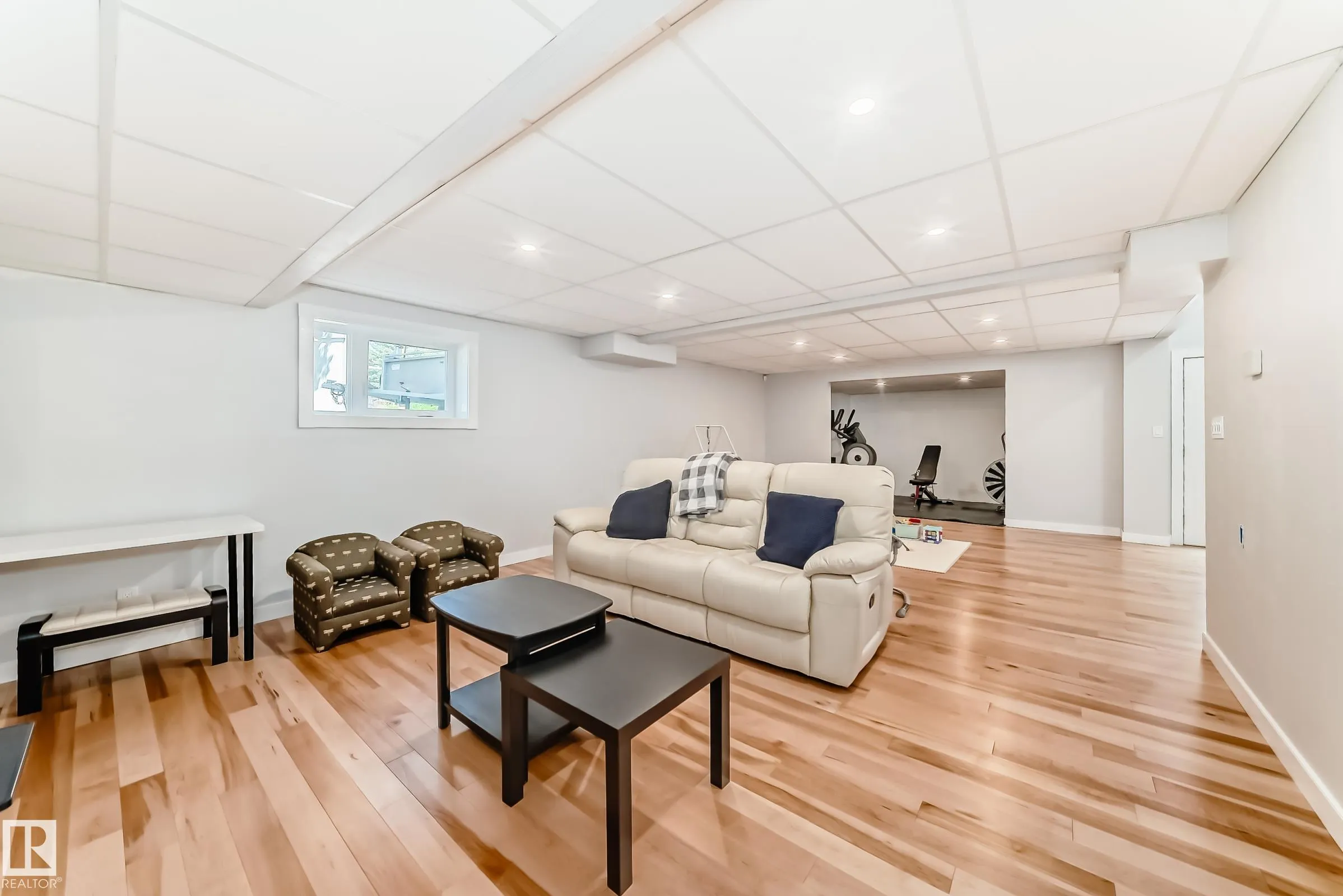 424 BUTCHART Drive