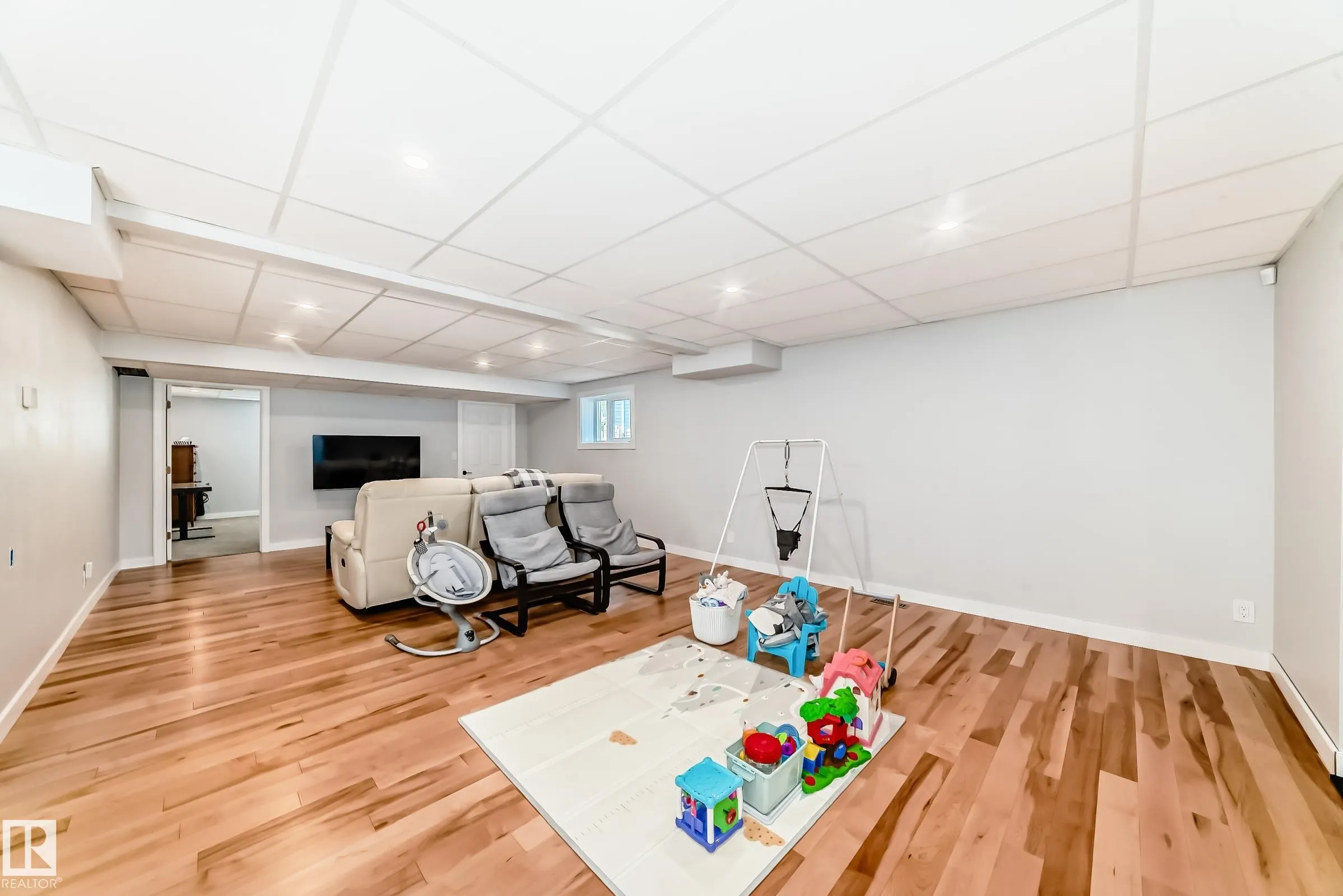 424 BUTCHART Drive