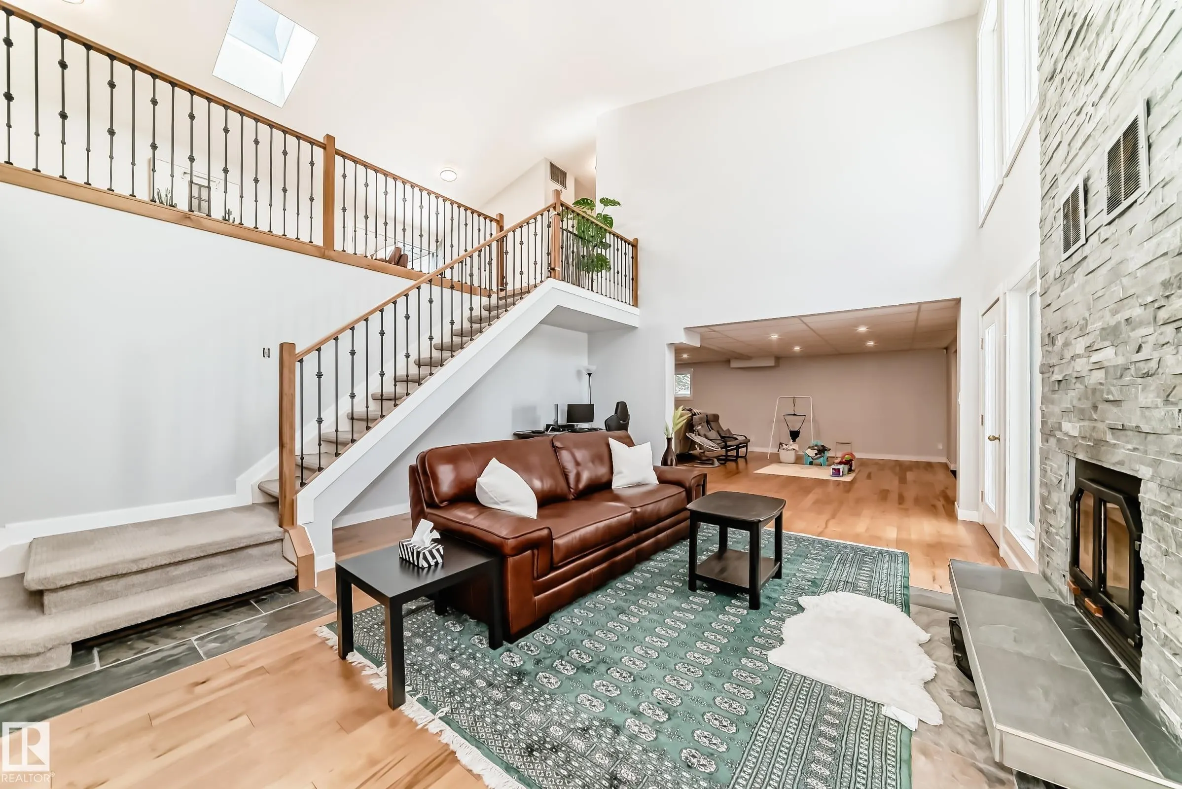424 BUTCHART Drive