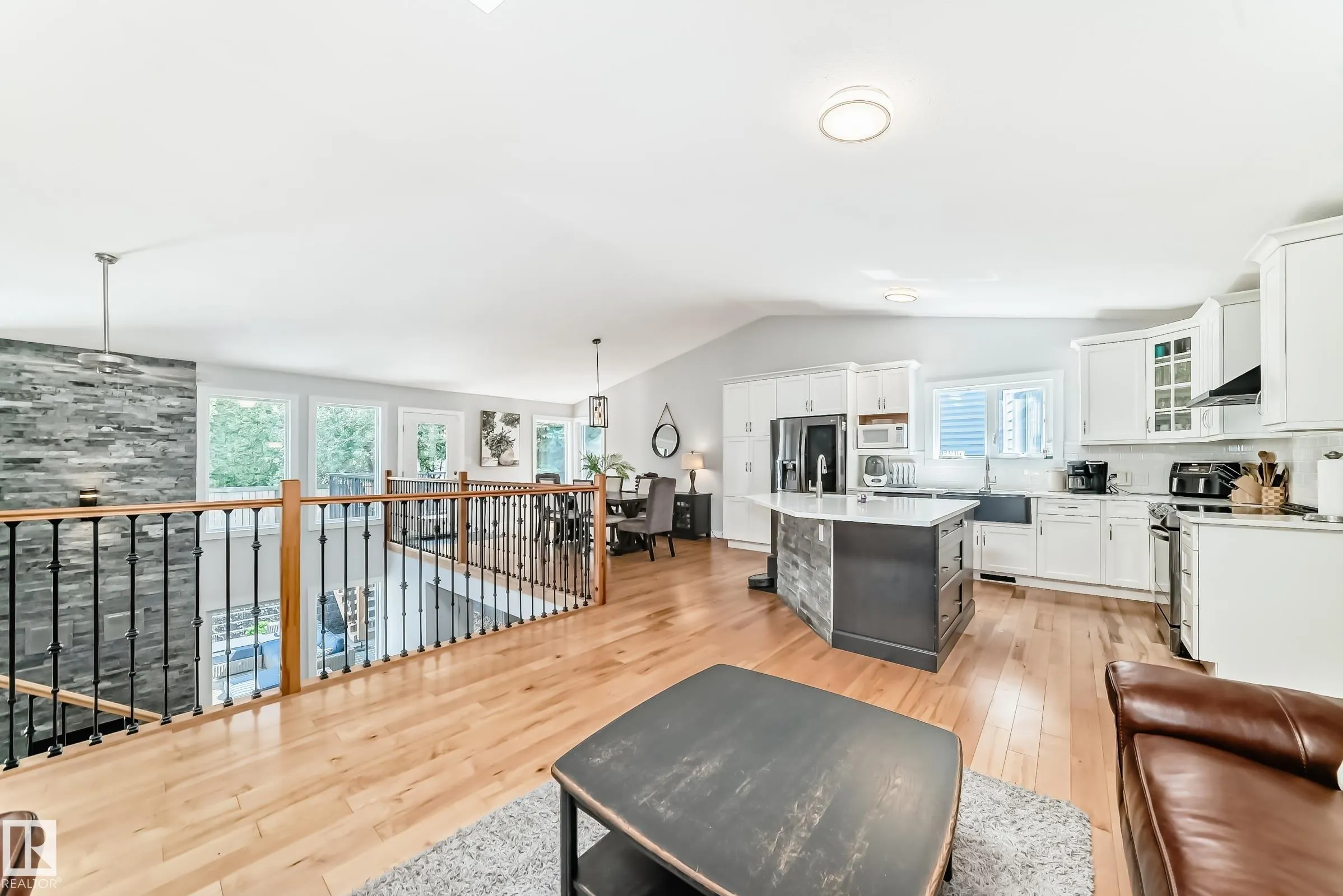 424 BUTCHART Drive
