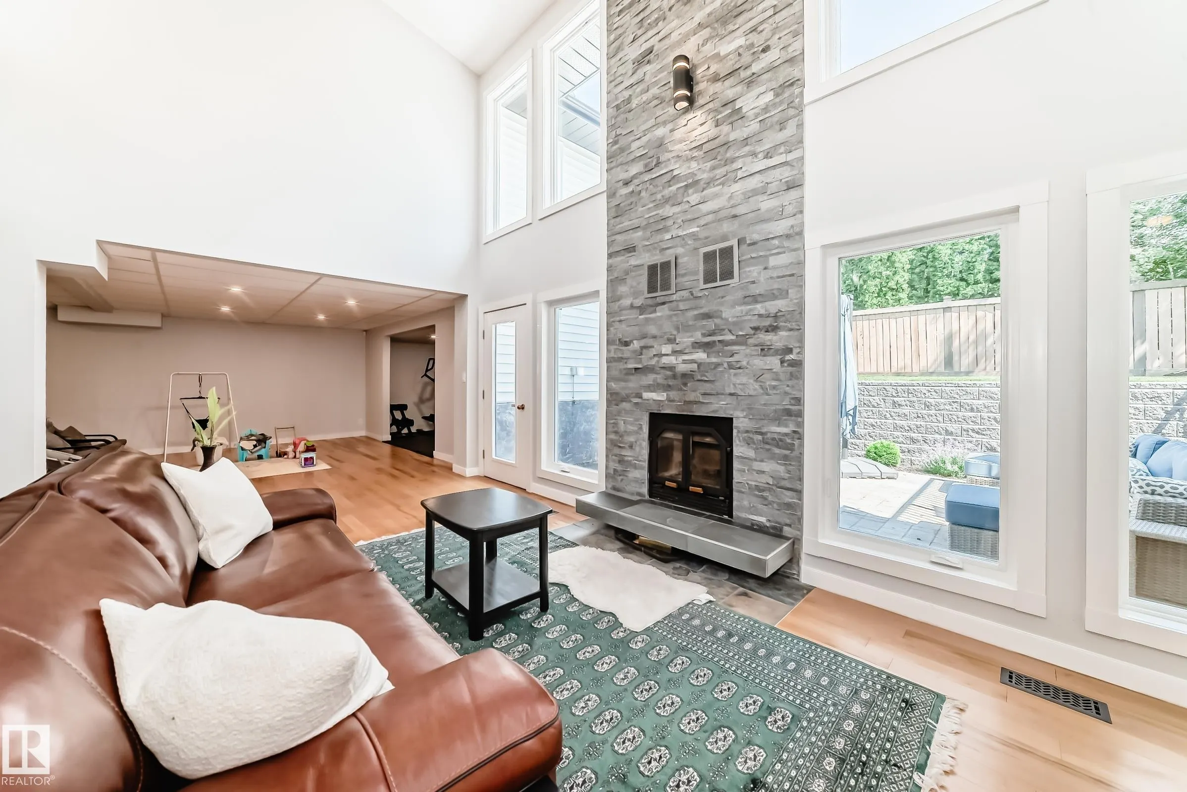 424 BUTCHART Drive
