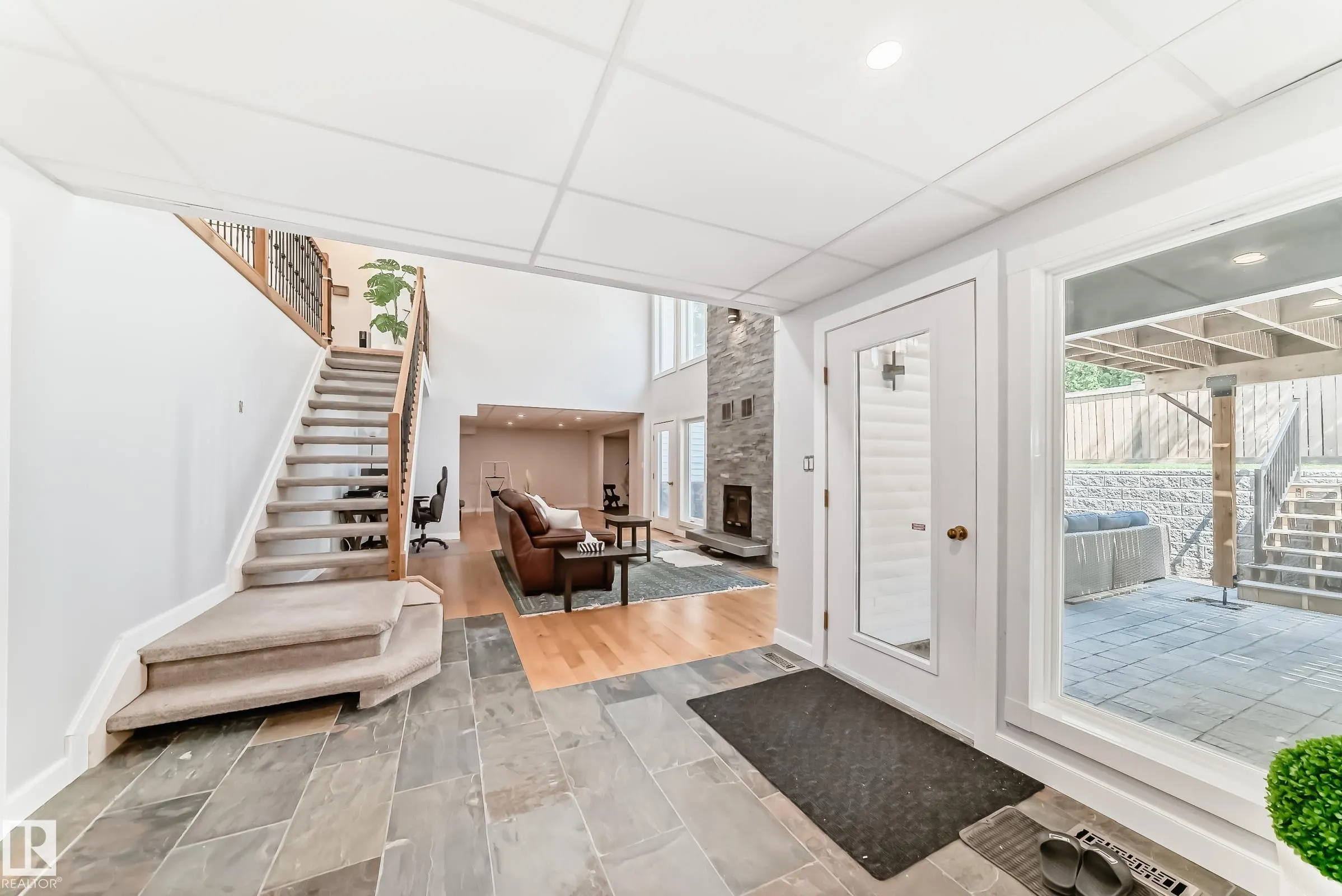 424 BUTCHART Drive