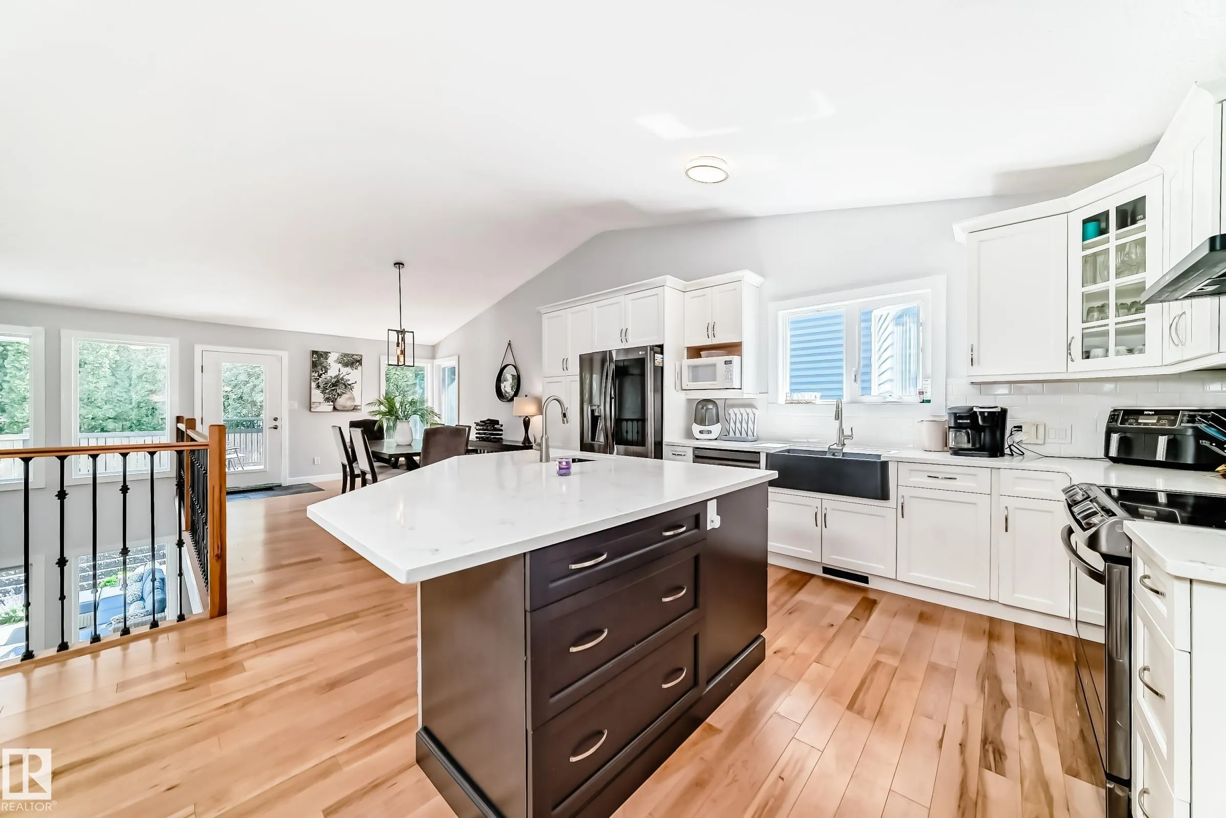 424 BUTCHART Drive
