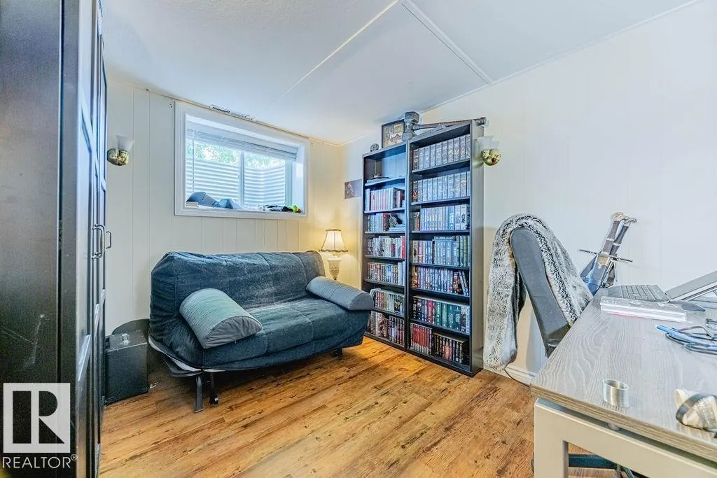 18 GLAMORGAN Drive