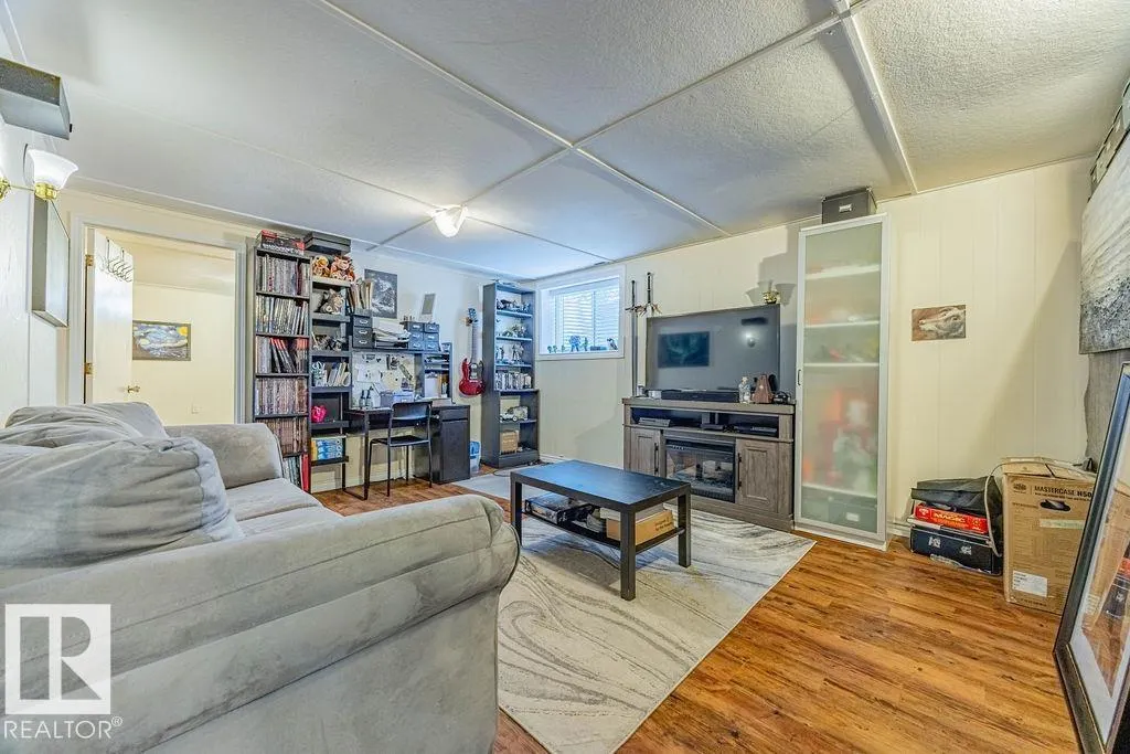 18 GLAMORGAN Drive