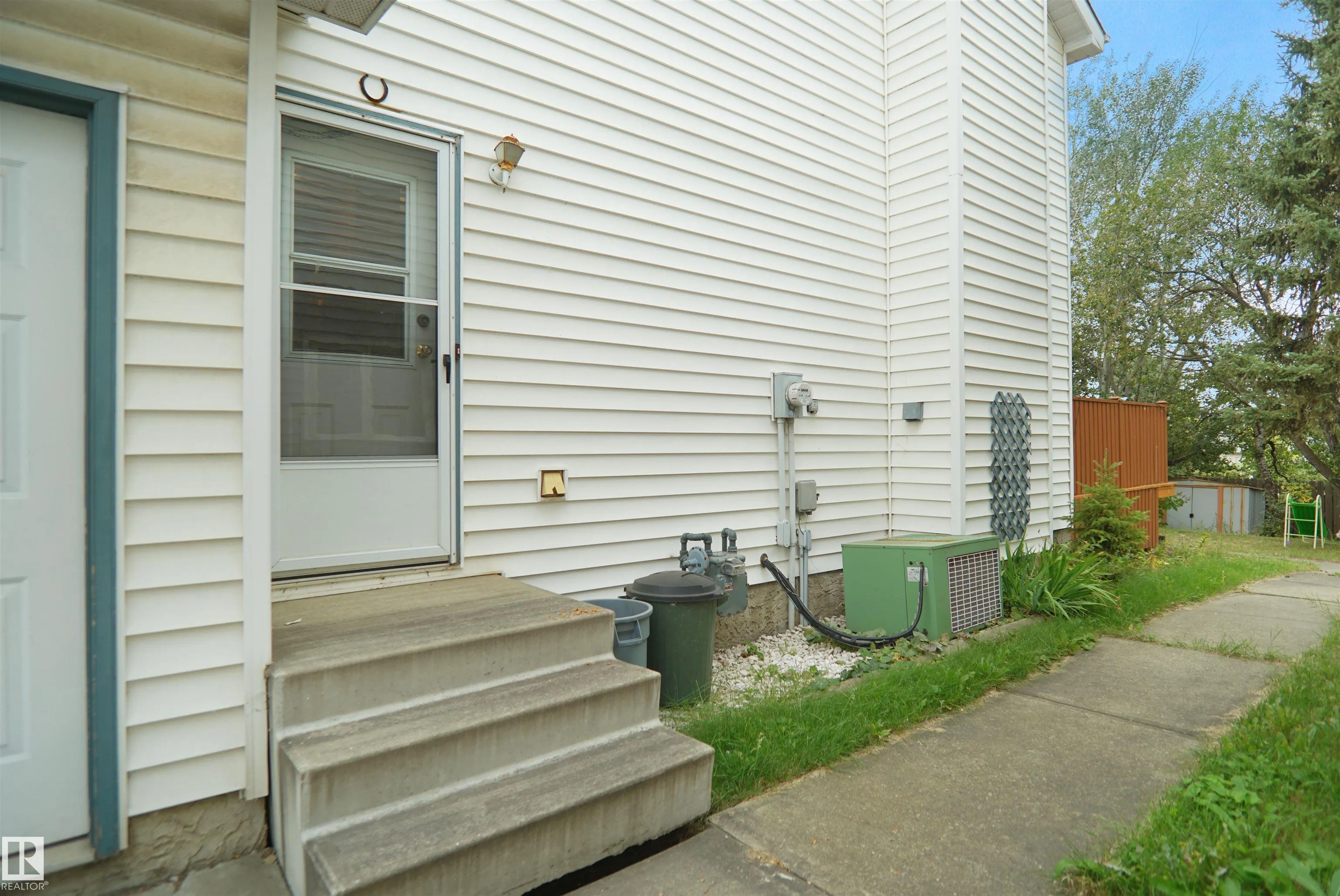 4324 33 Street