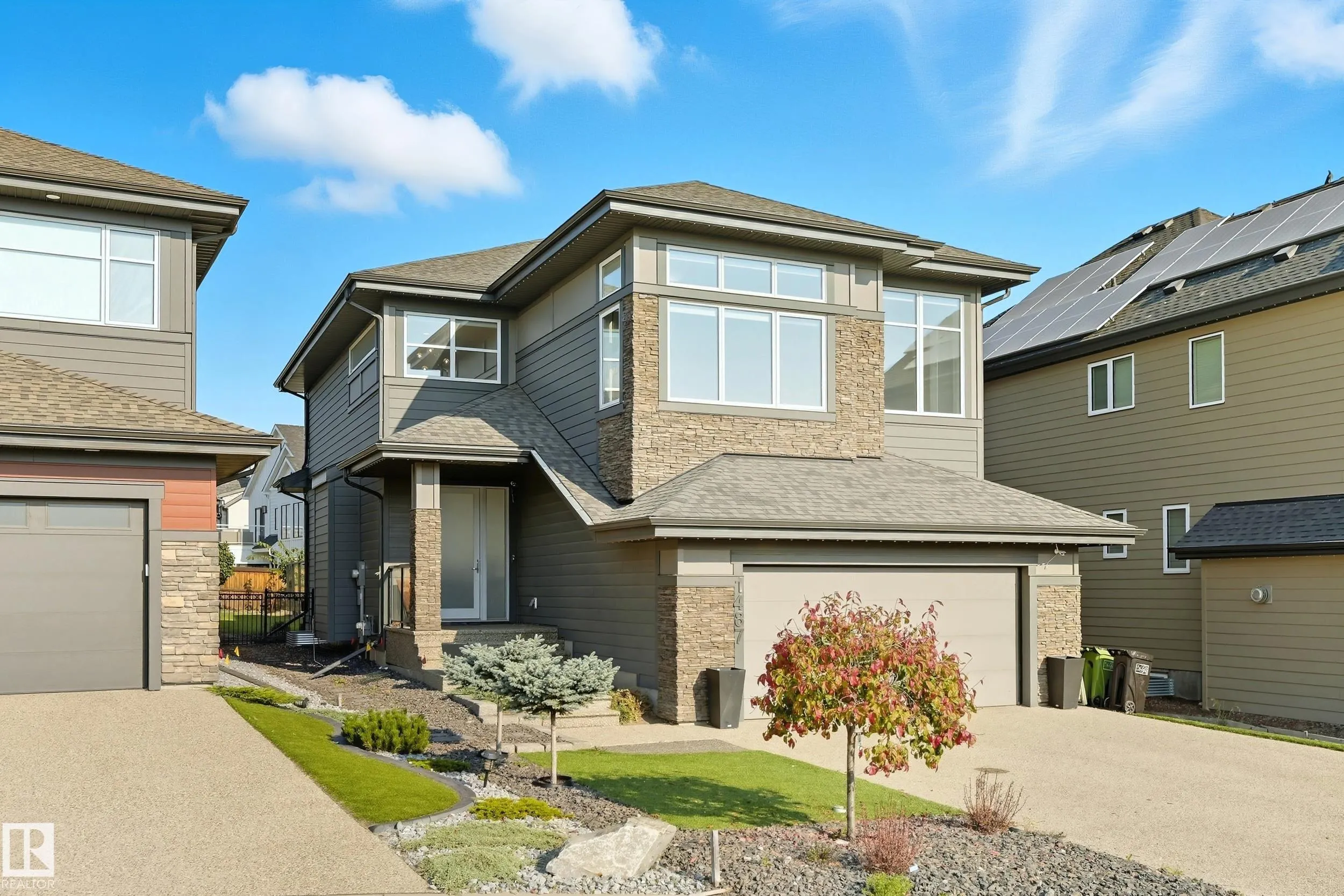 1487 HOWES Crescent