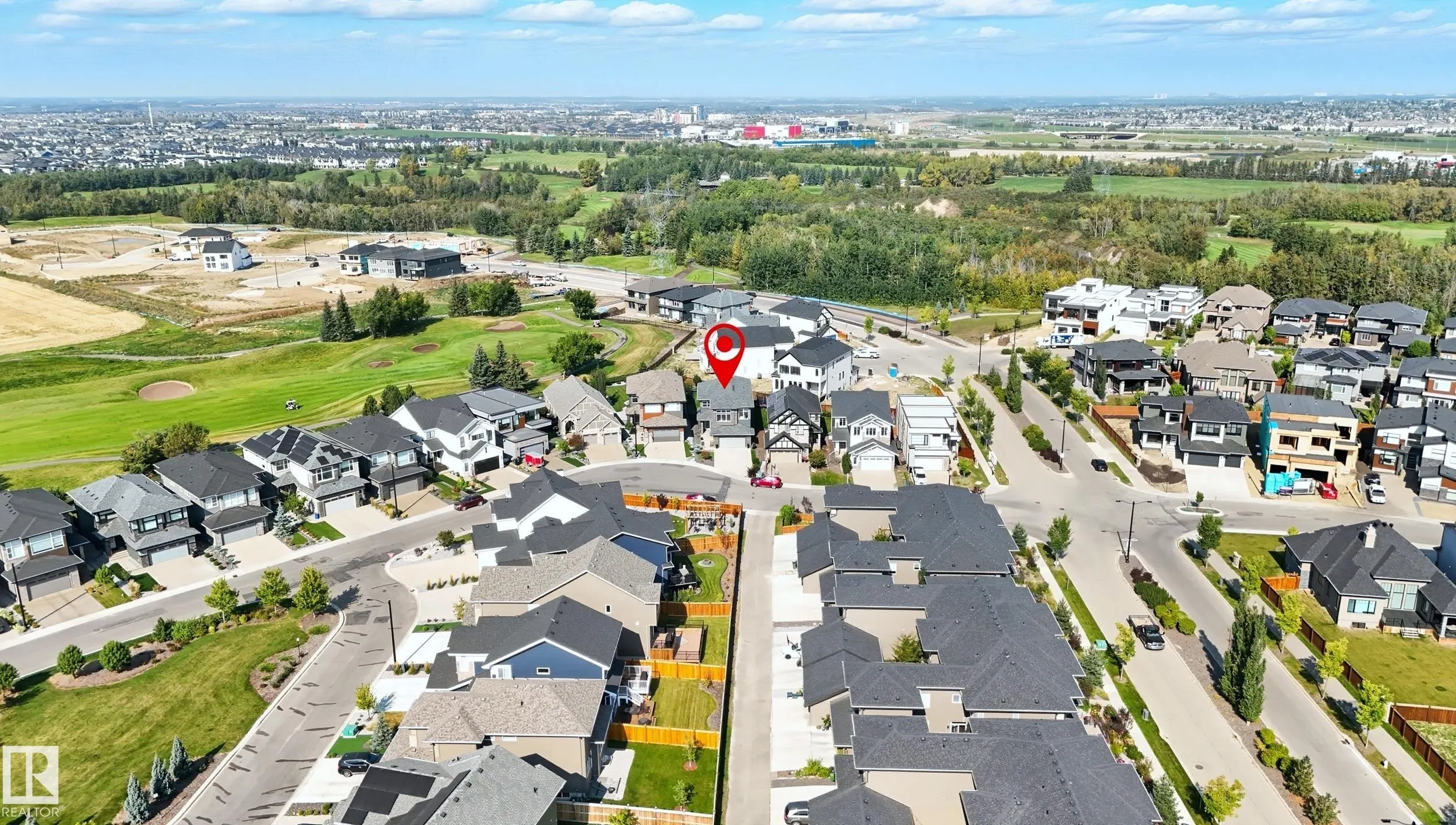 1487 HOWES Crescent