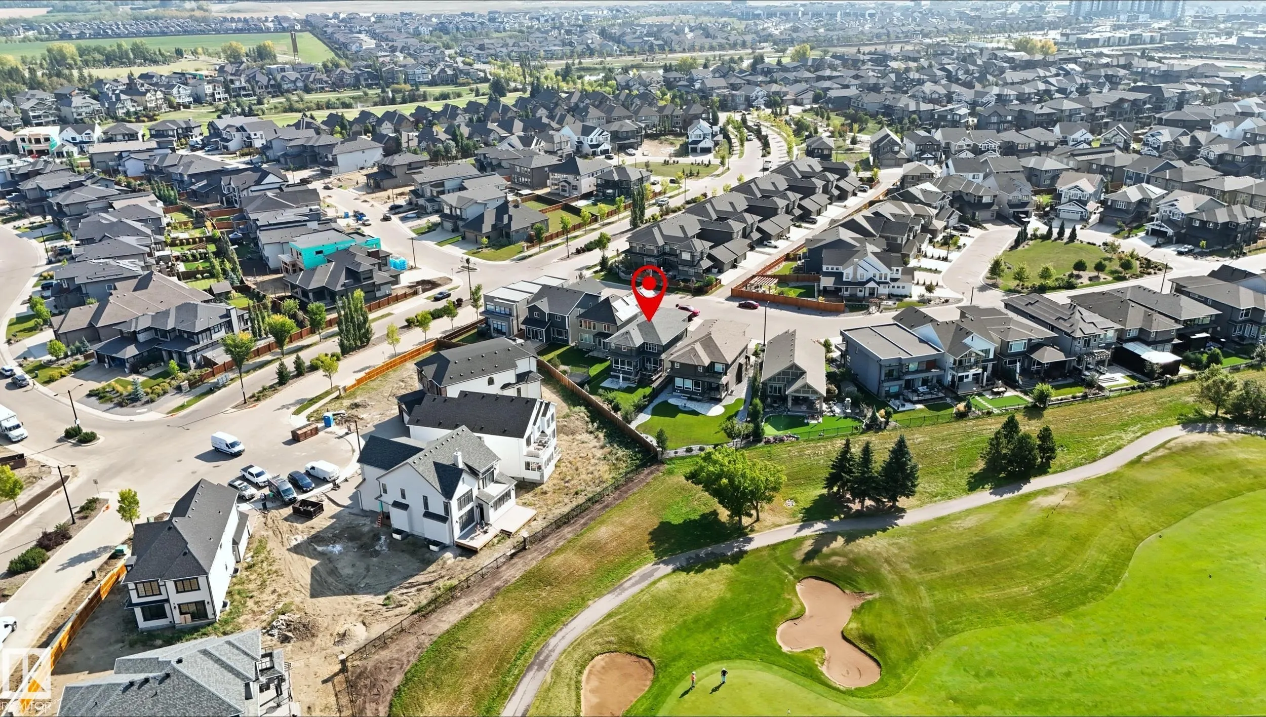 1487 HOWES Crescent