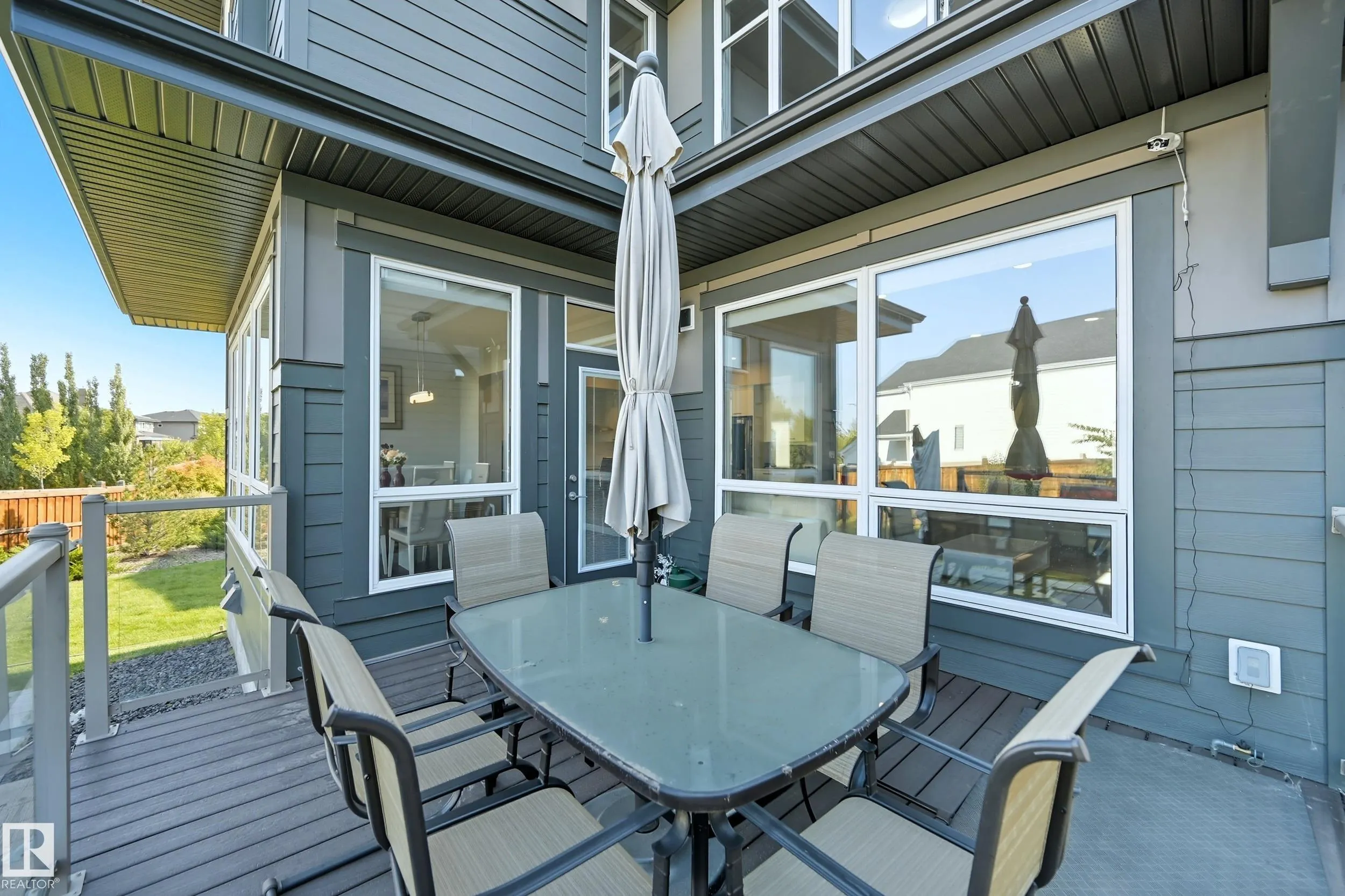 1487 HOWES Crescent
