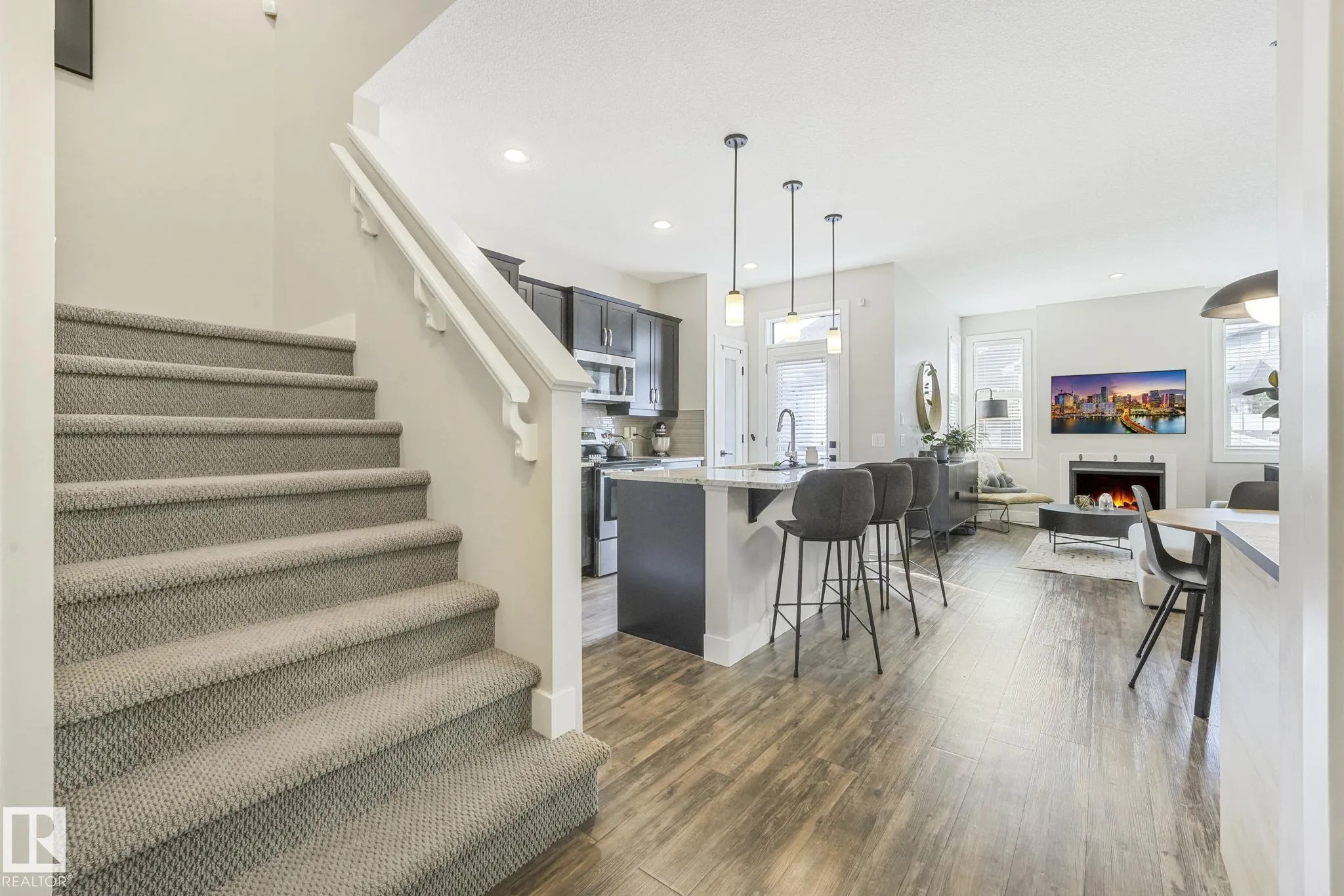 127 AMBERLEY Way