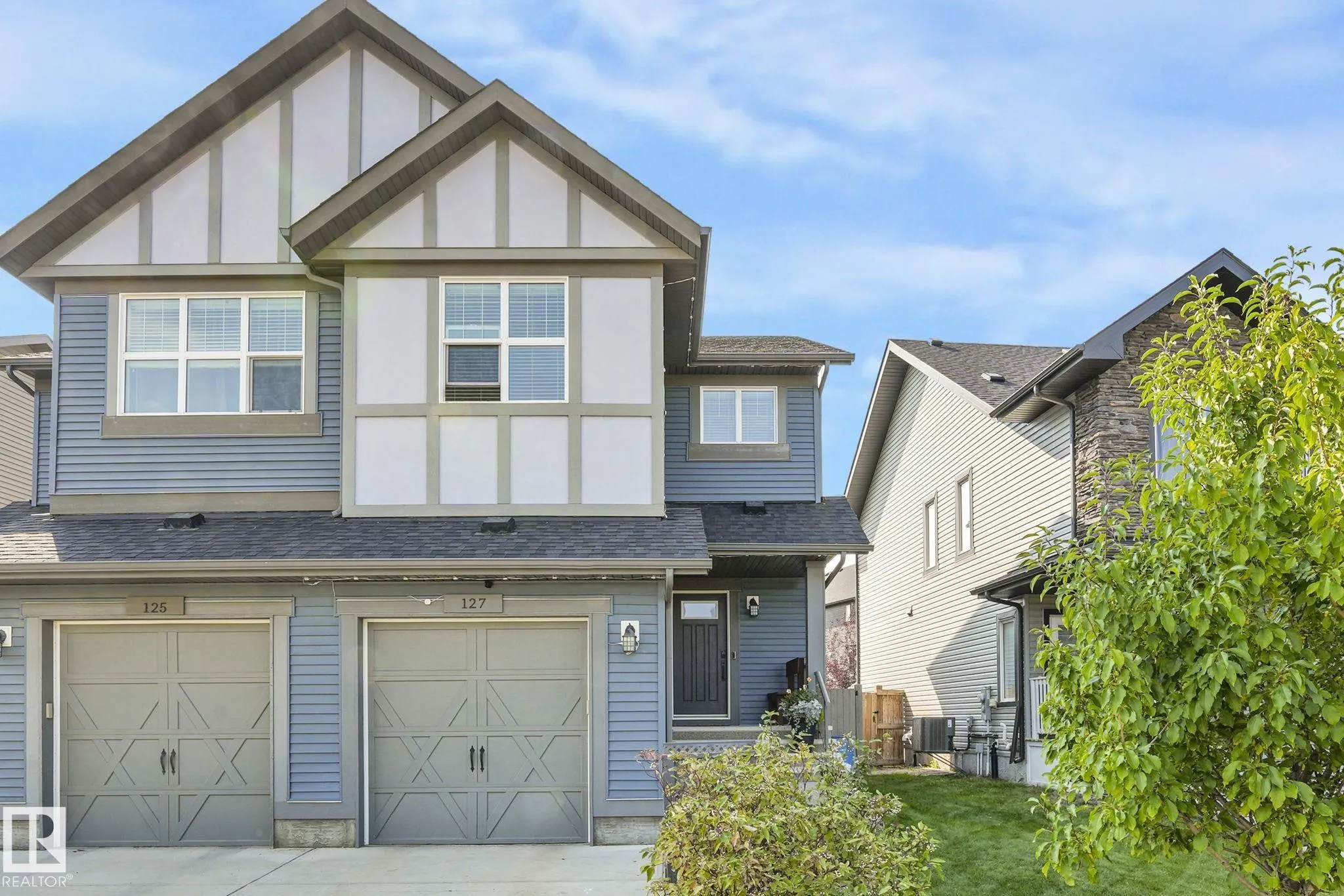127 AMBERLEY Way