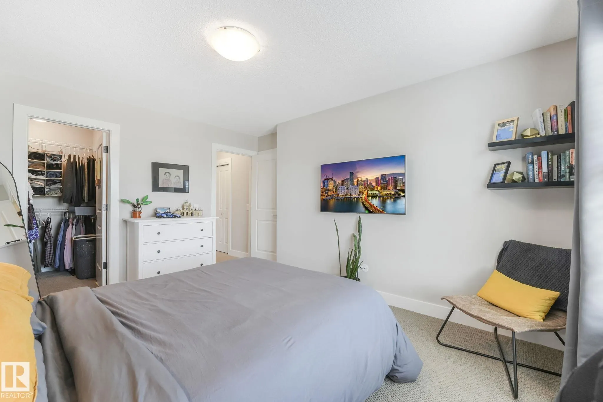 127 AMBERLEY Way