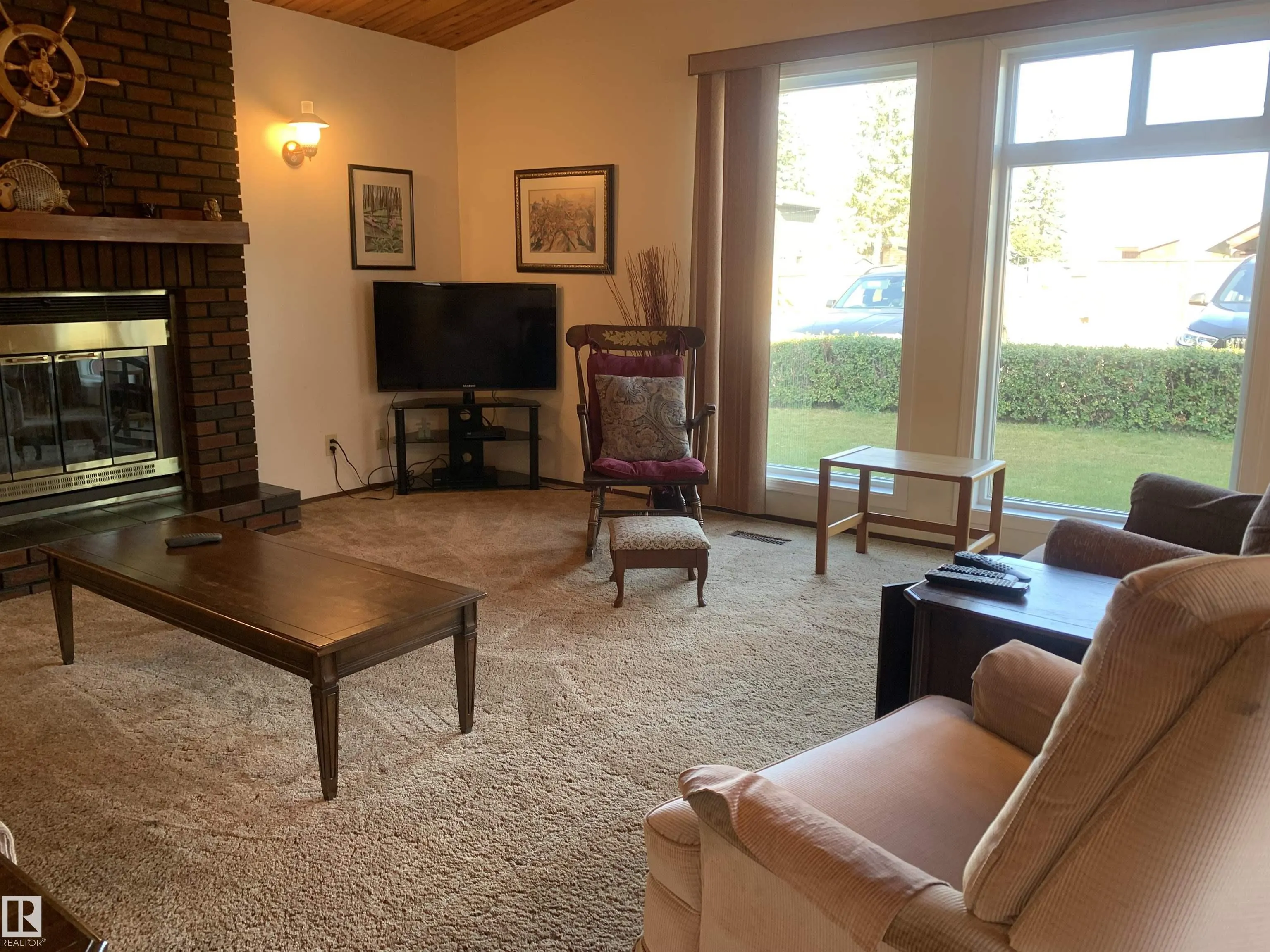 804A 1 Avenue