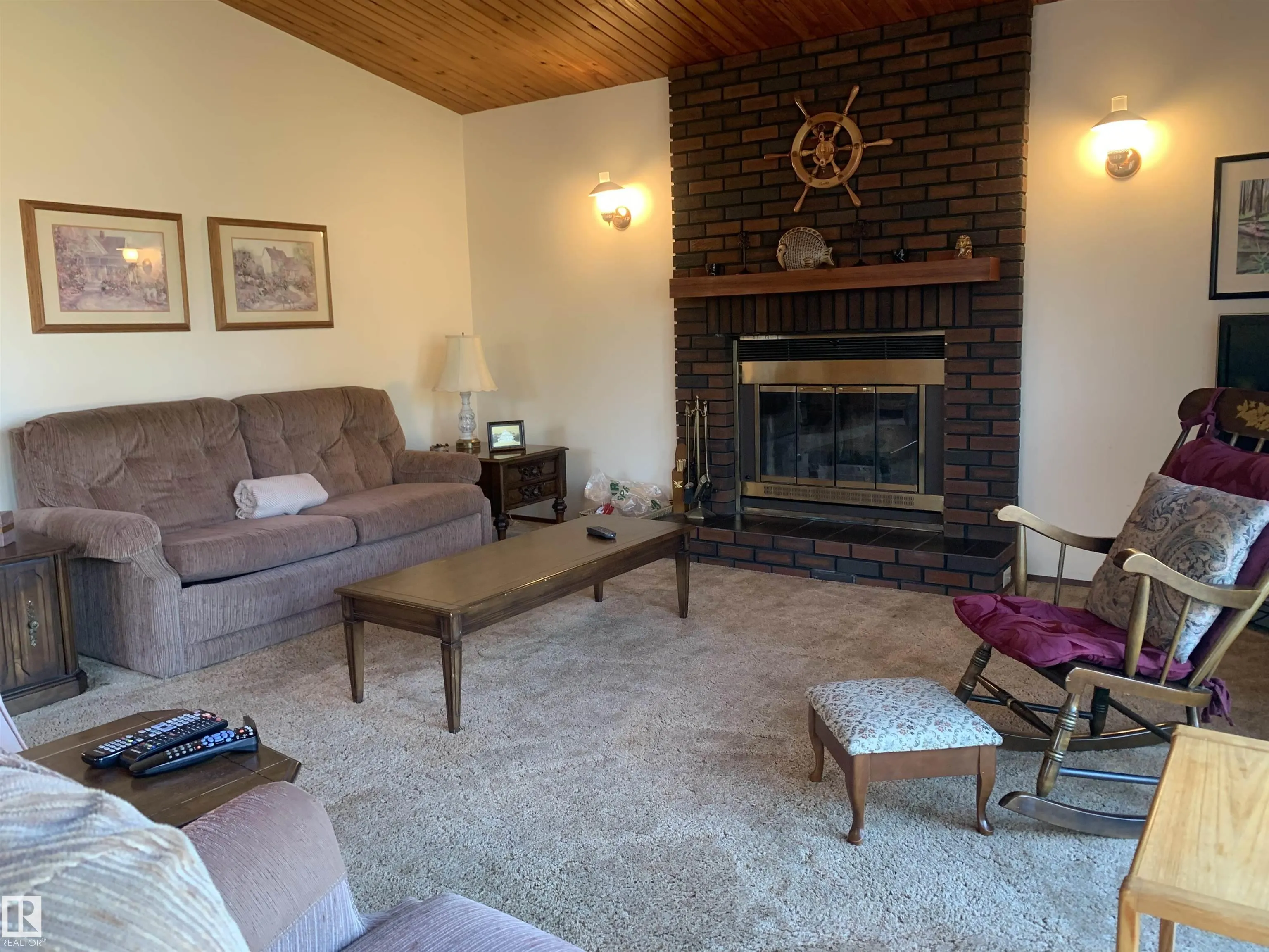 804A 1 Avenue