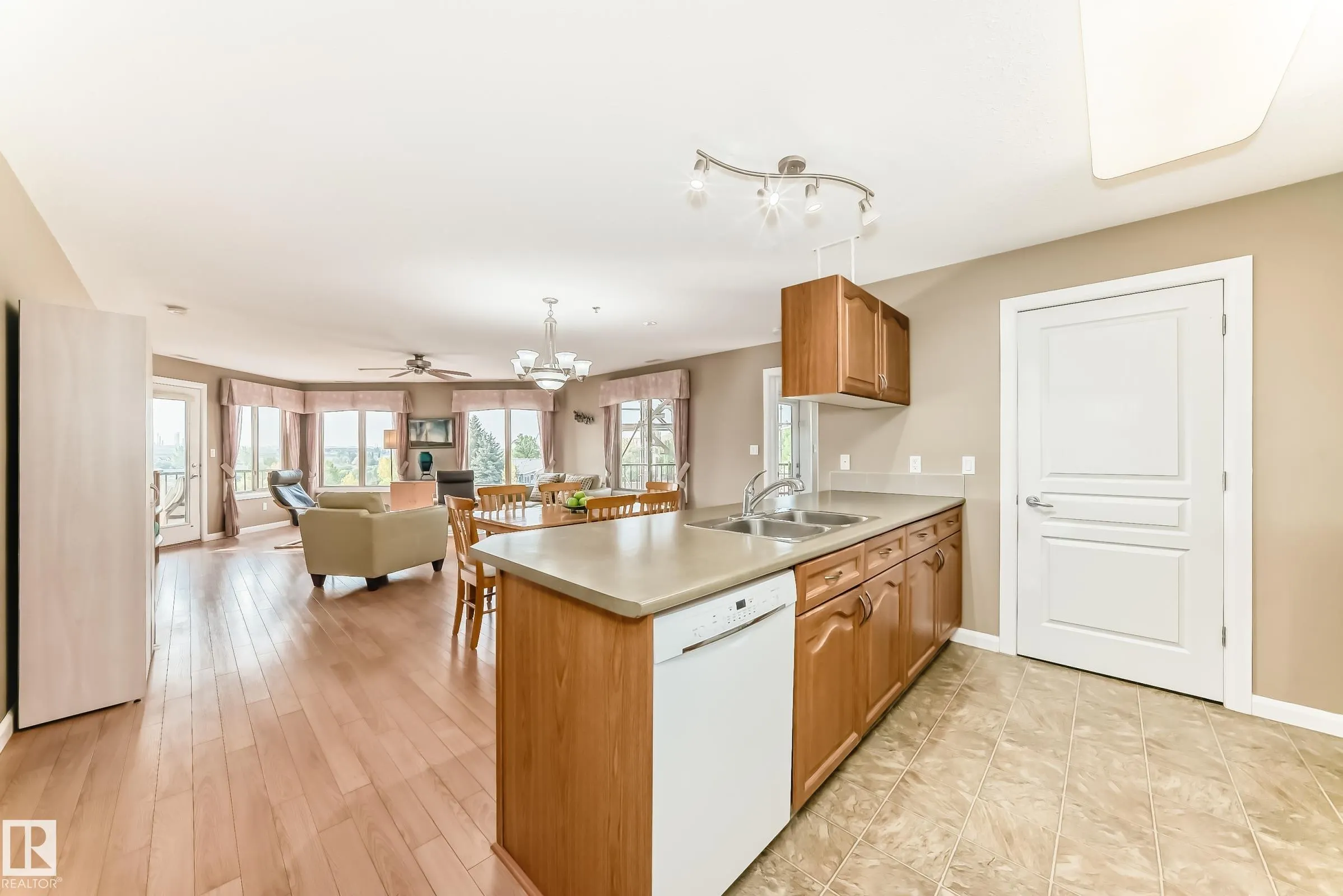 530 HOOKE Road