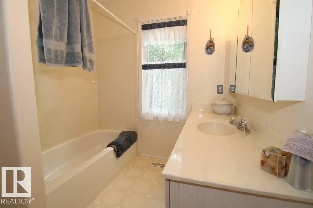1121 HGHWAY 633
