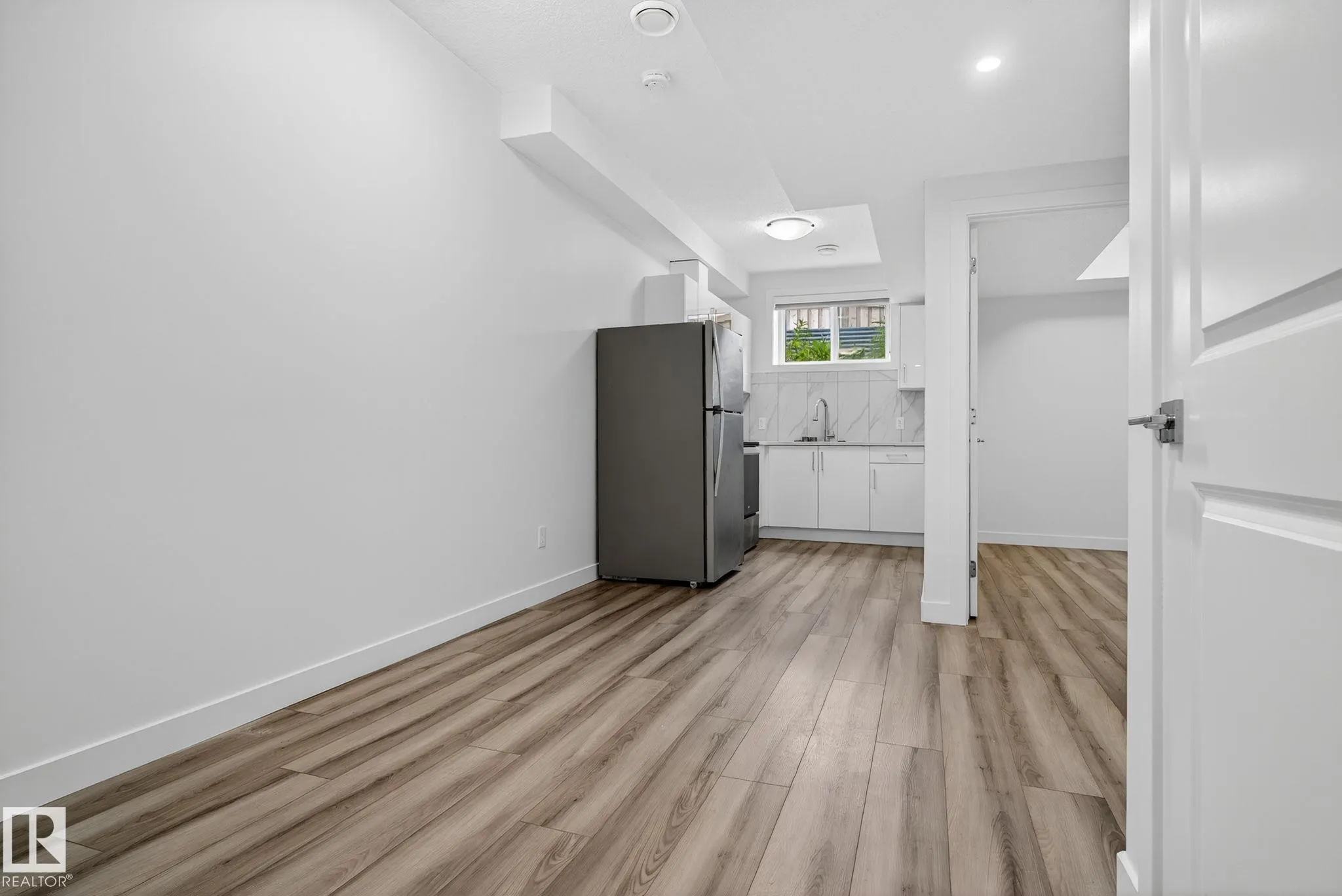 4877/79/81/83 ALWOOD Point(e)