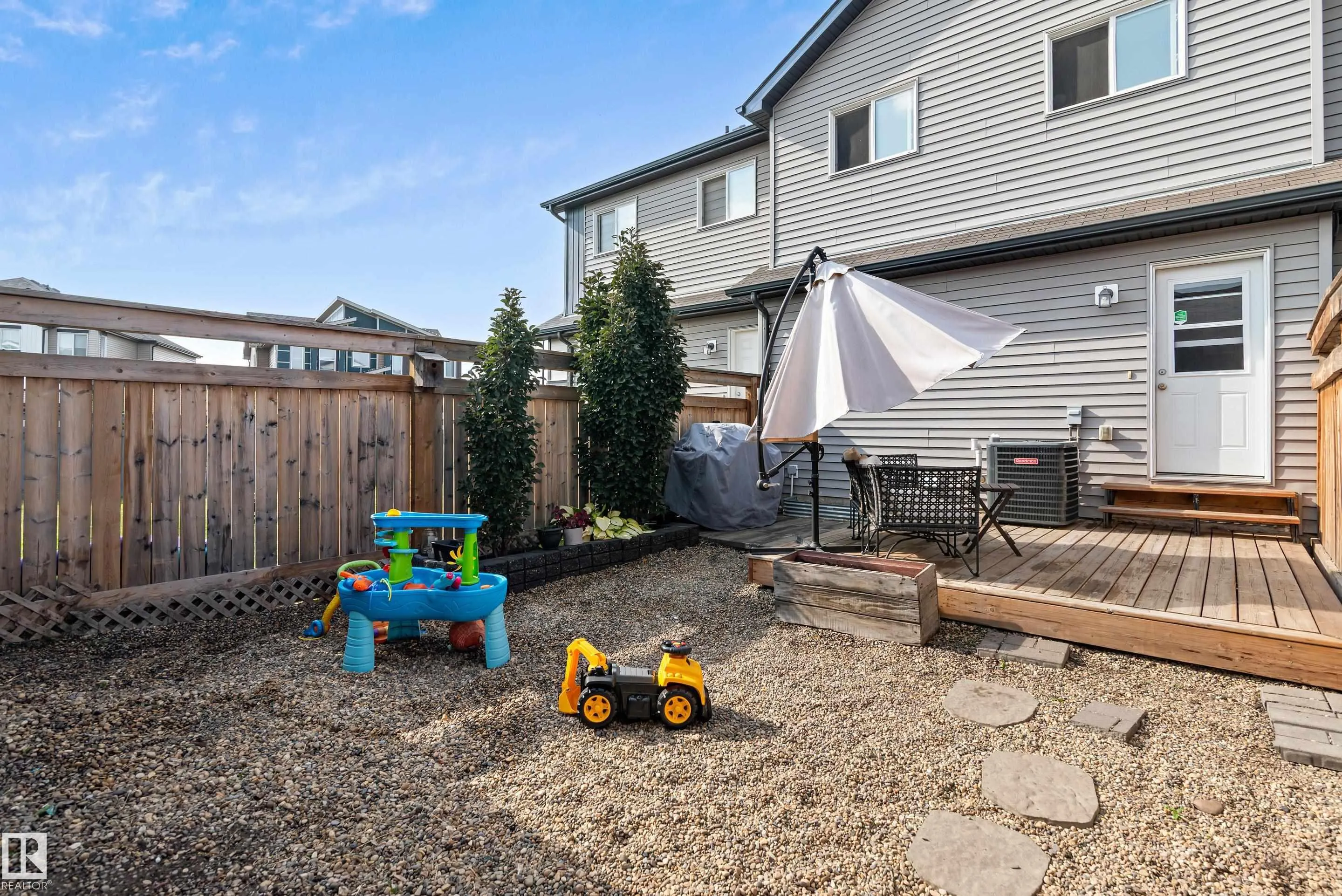 327 DESROCHERS Boulevard