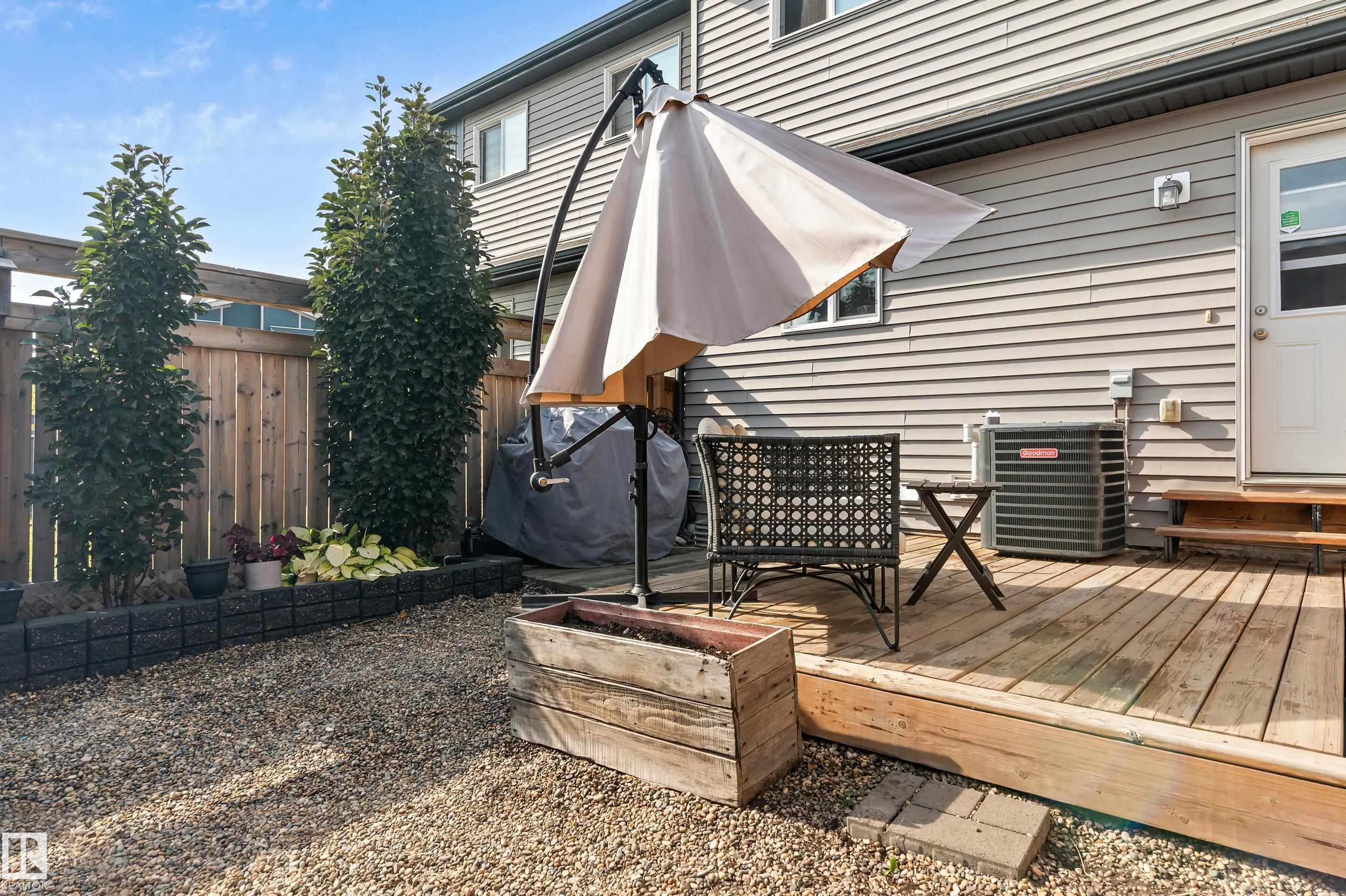 327 DESROCHERS Boulevard