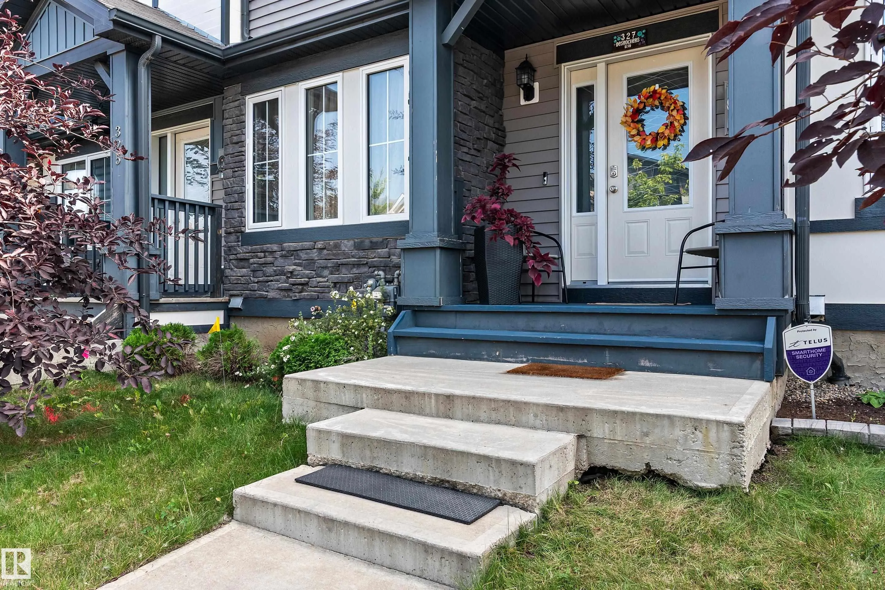 327 DESROCHERS Boulevard