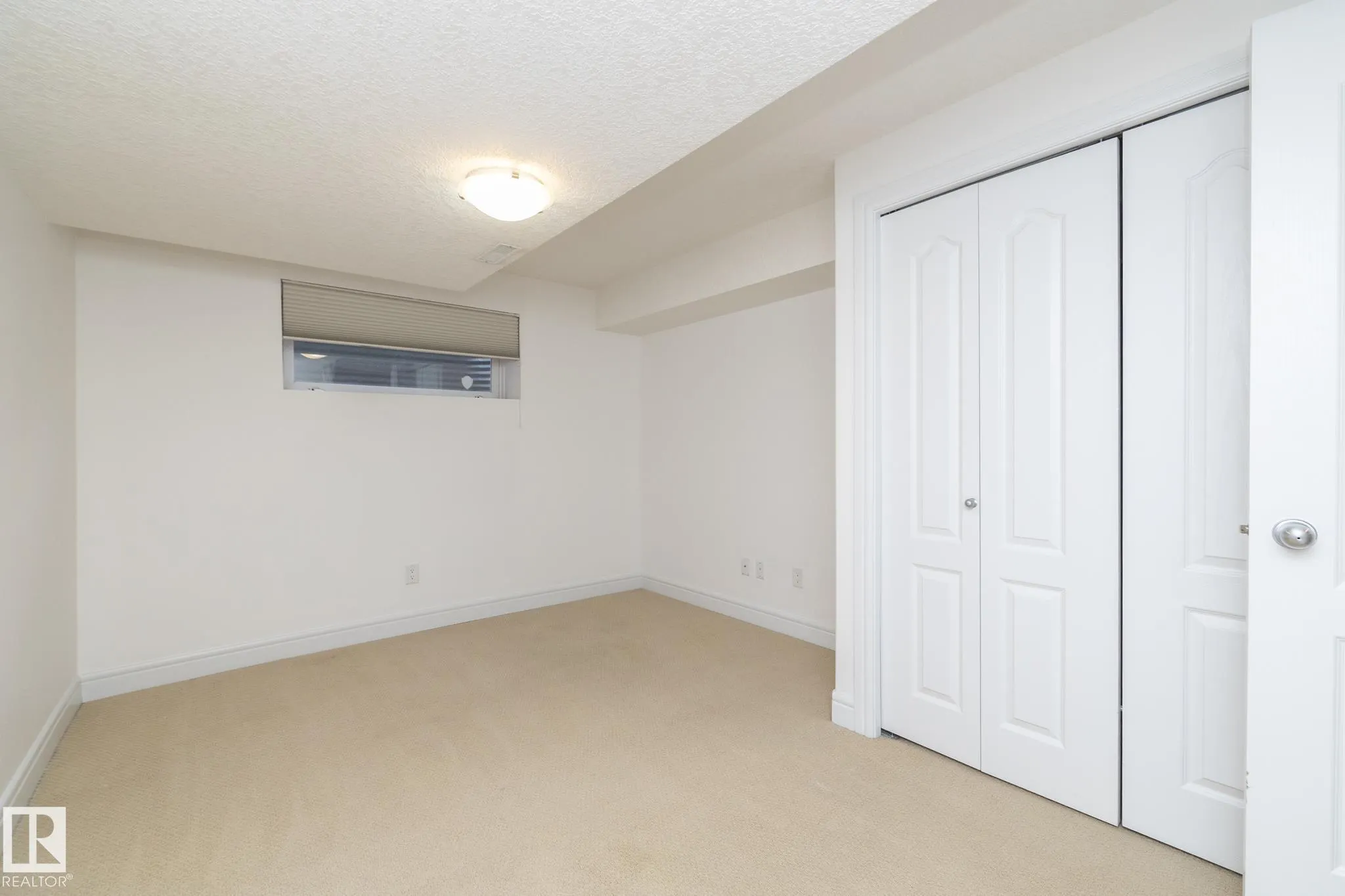 926 THOMPSON Place