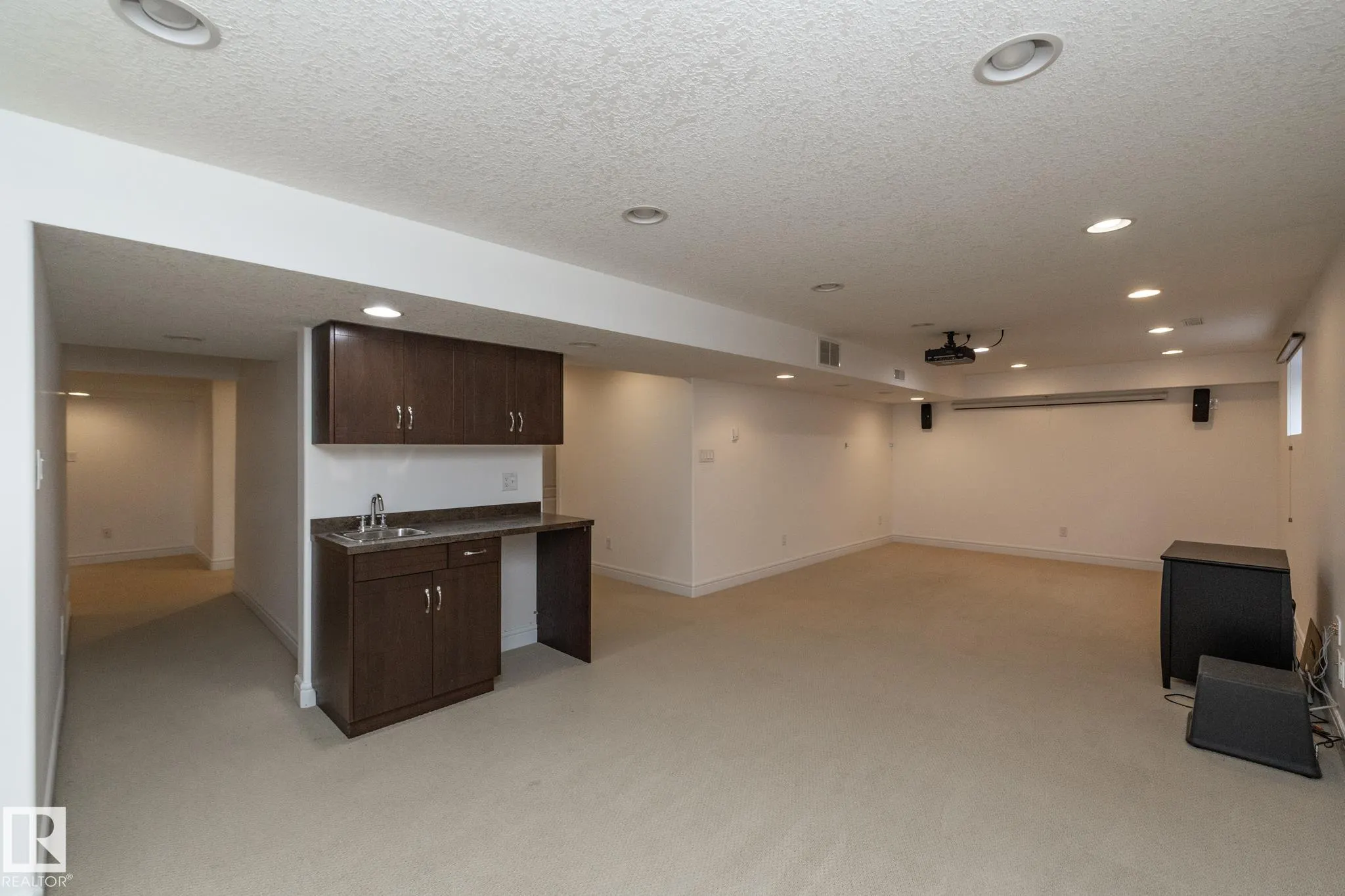 926 THOMPSON Place