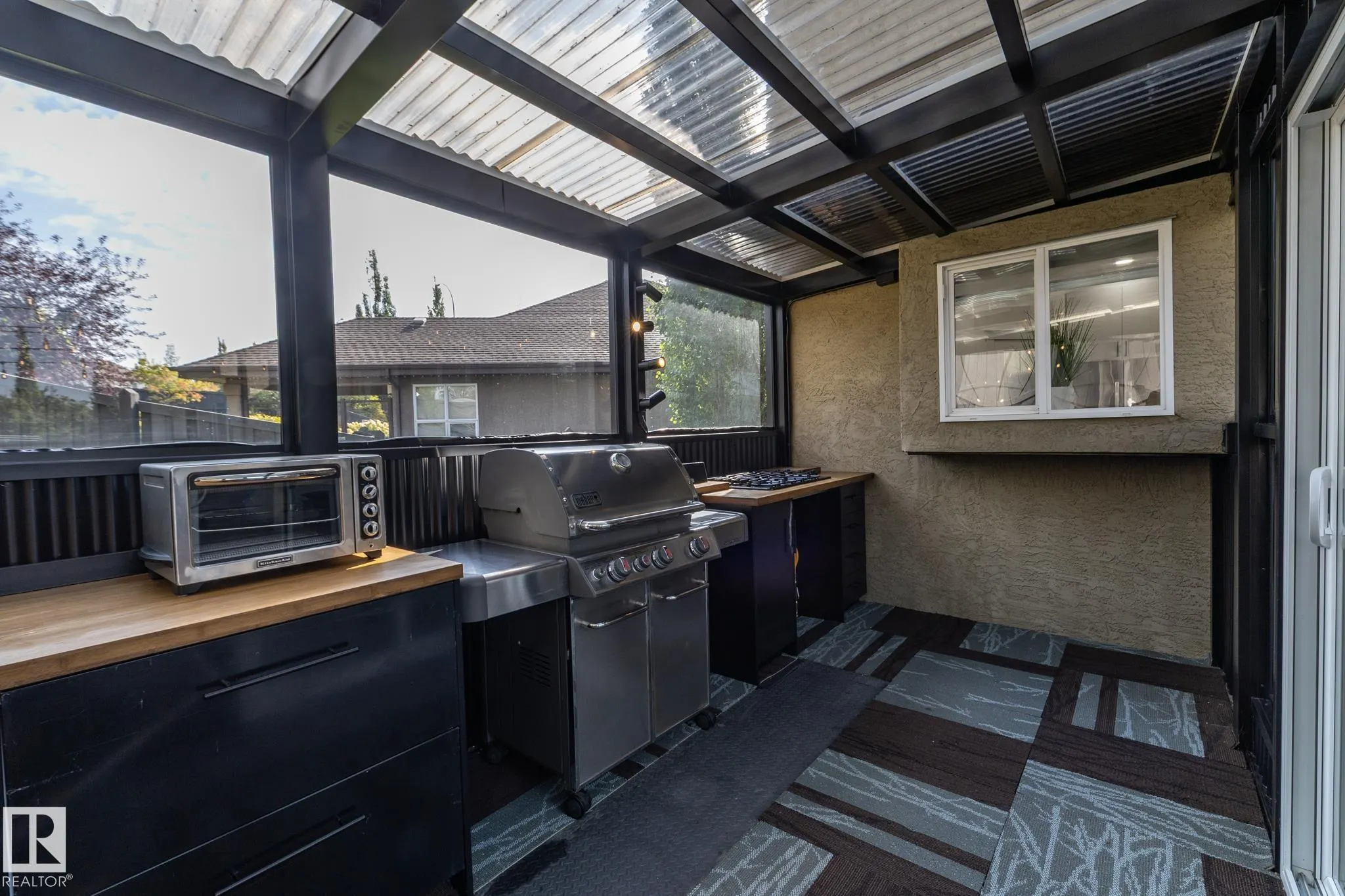 926 THOMPSON Place