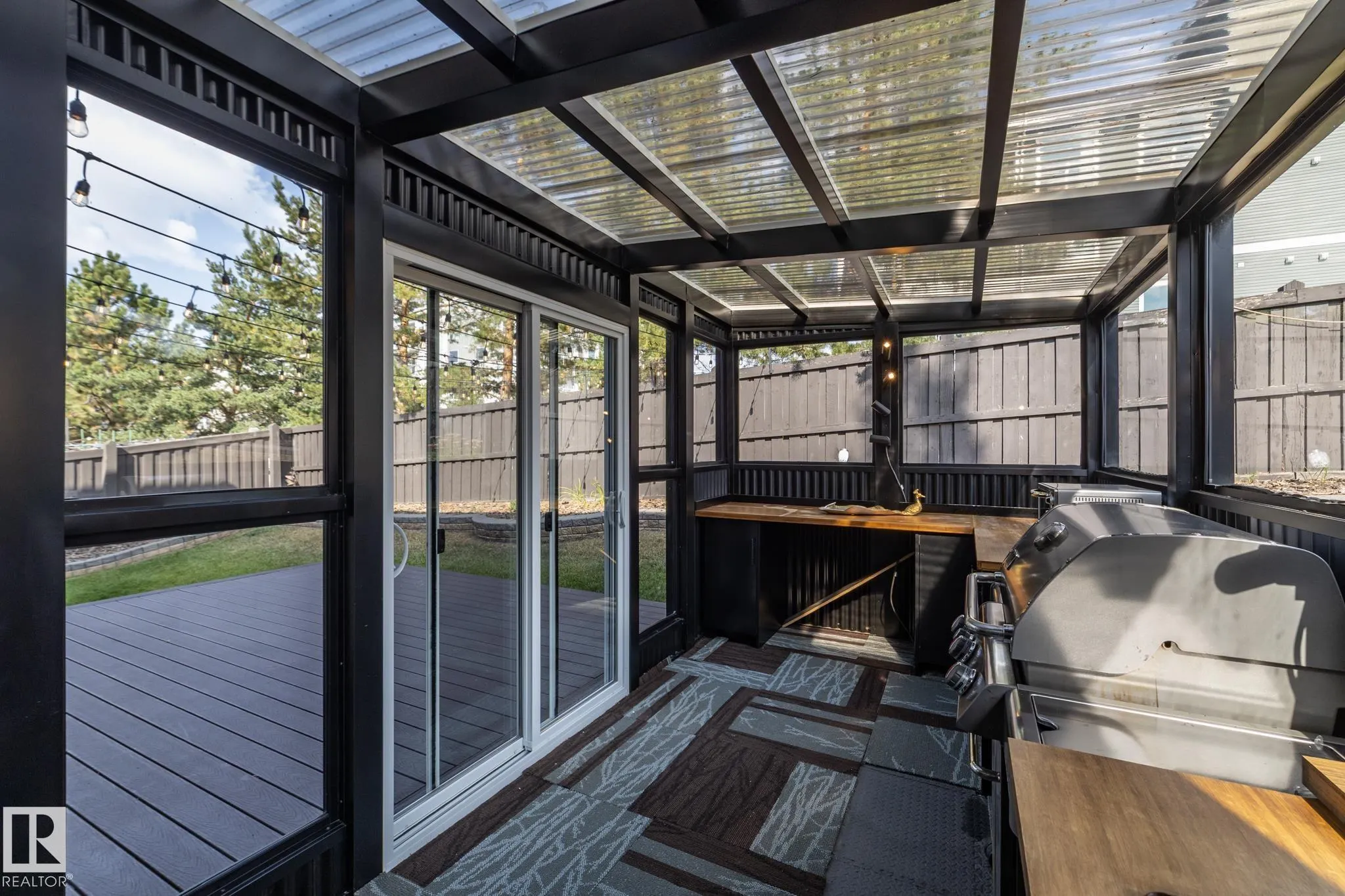 926 THOMPSON Place