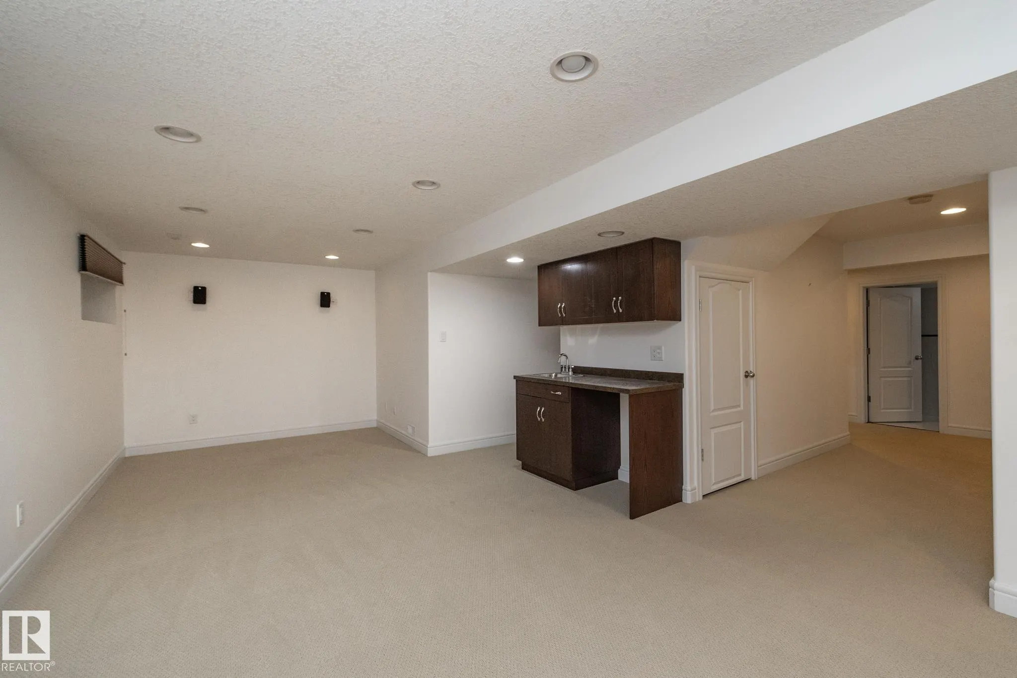 926 THOMPSON Place