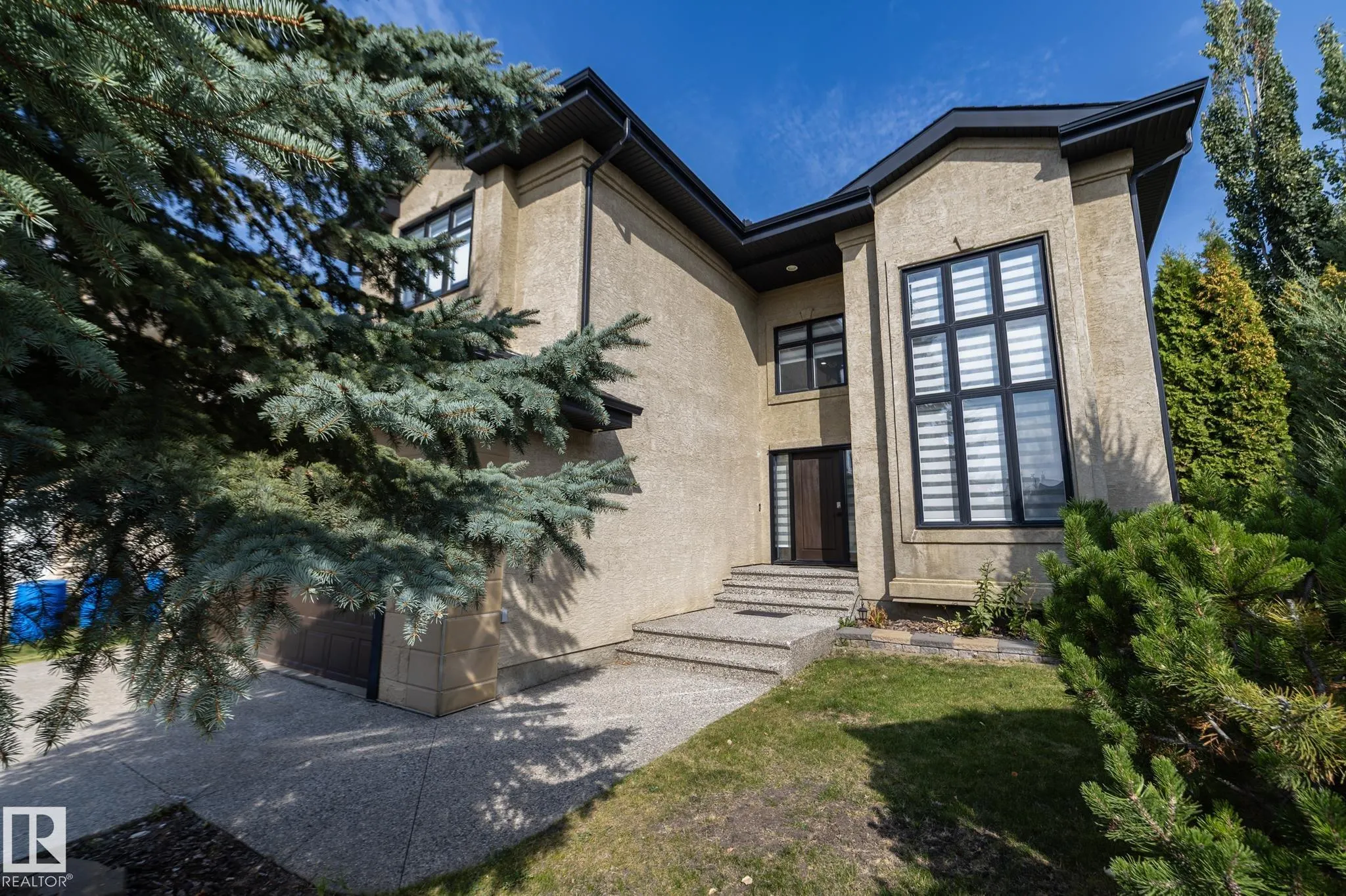 926 THOMPSON Place