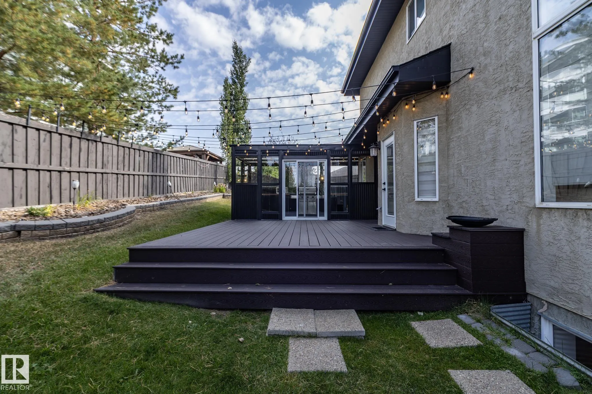 926 THOMPSON Place