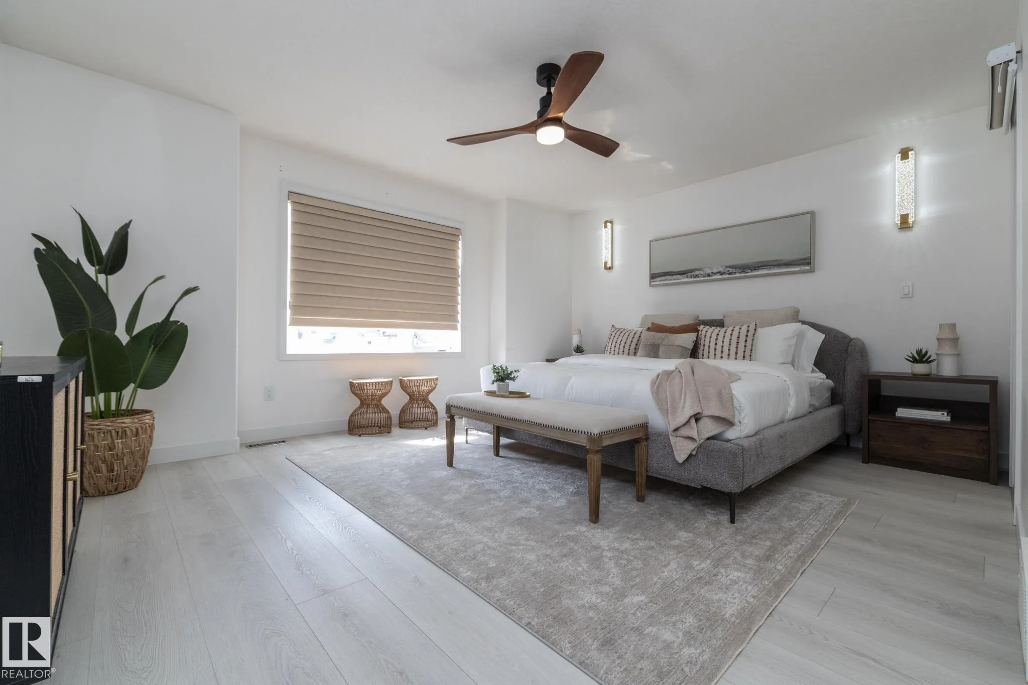 926 THOMPSON Place