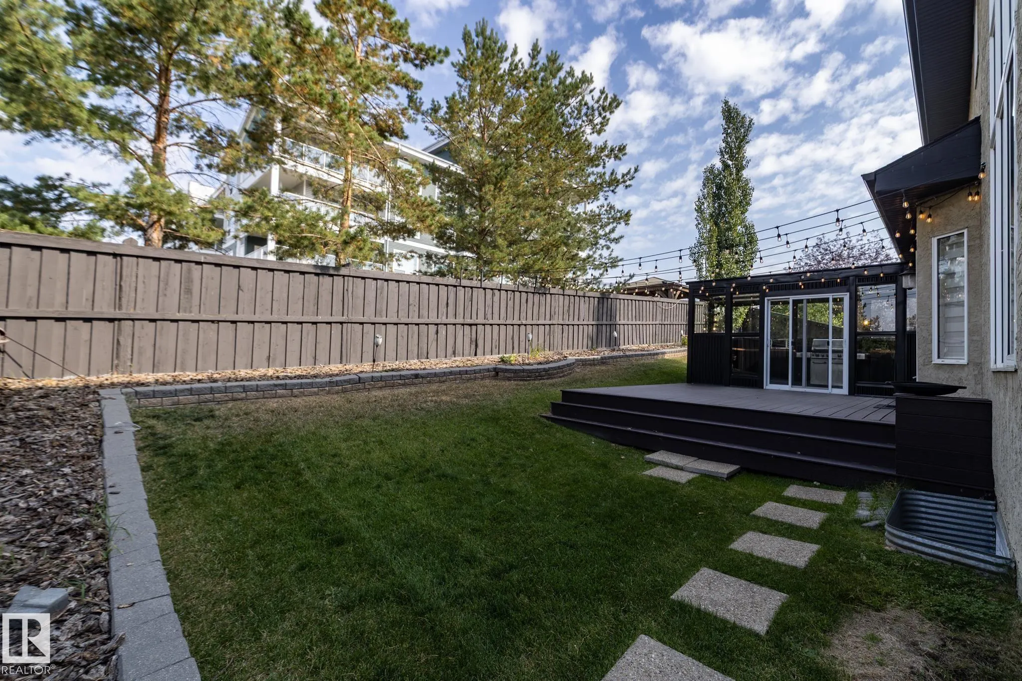 926 THOMPSON Place