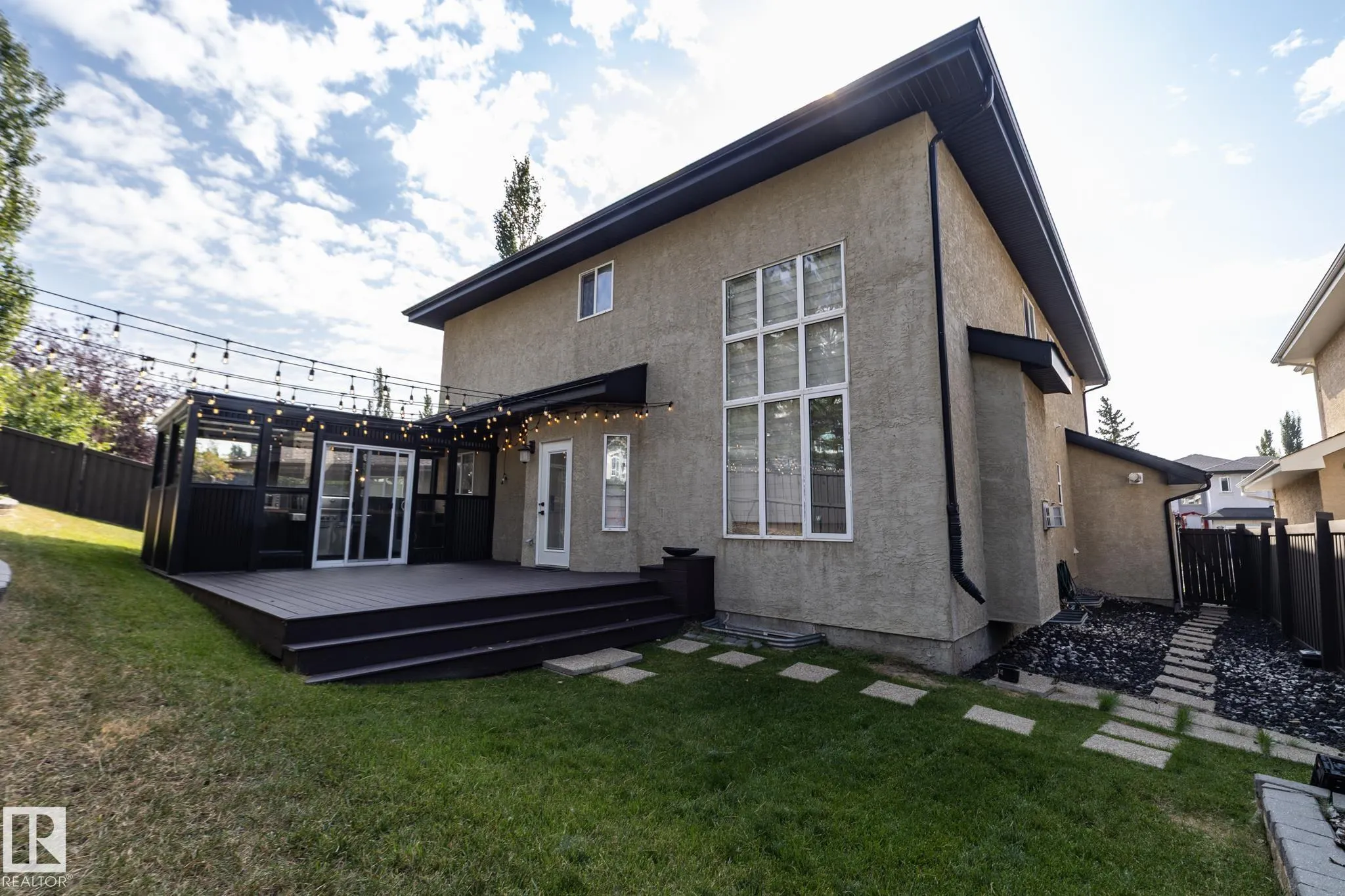 926 THOMPSON Place