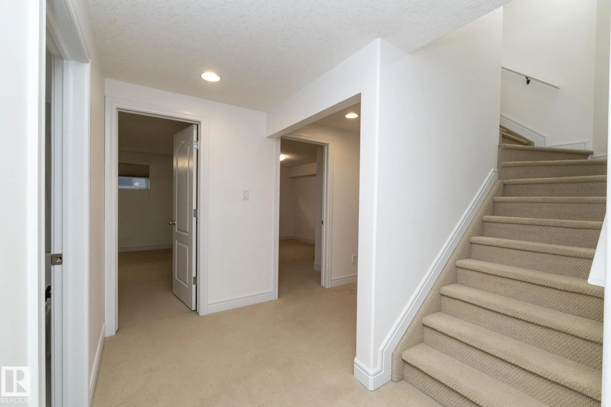 926 THOMPSON Place