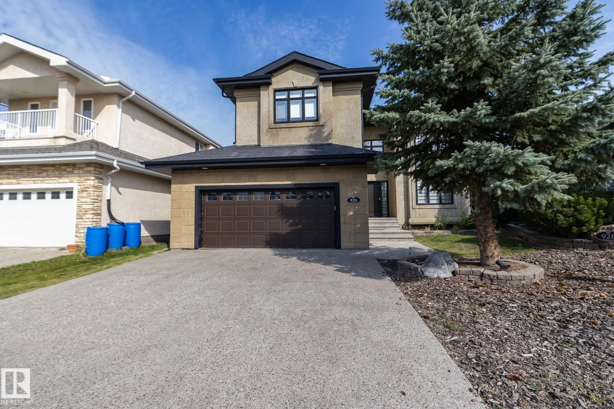 926 THOMPSON Place