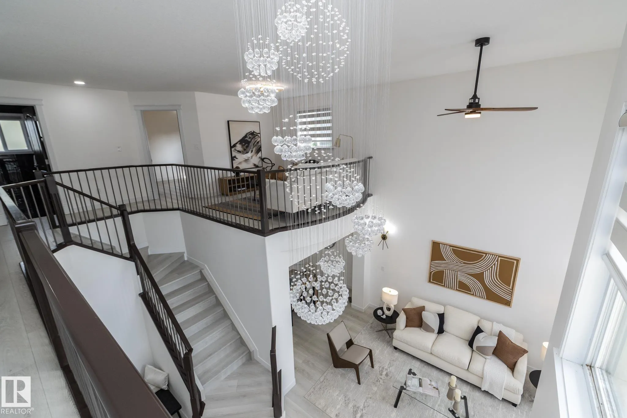 926 THOMPSON Place