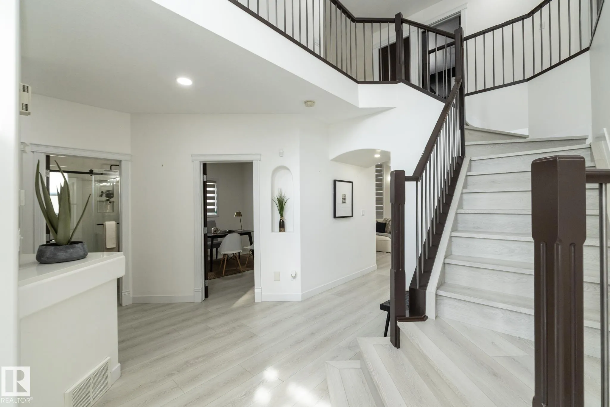 926 THOMPSON Place