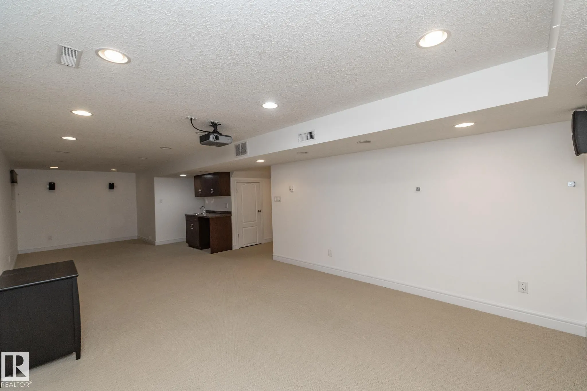 926 THOMPSON Place