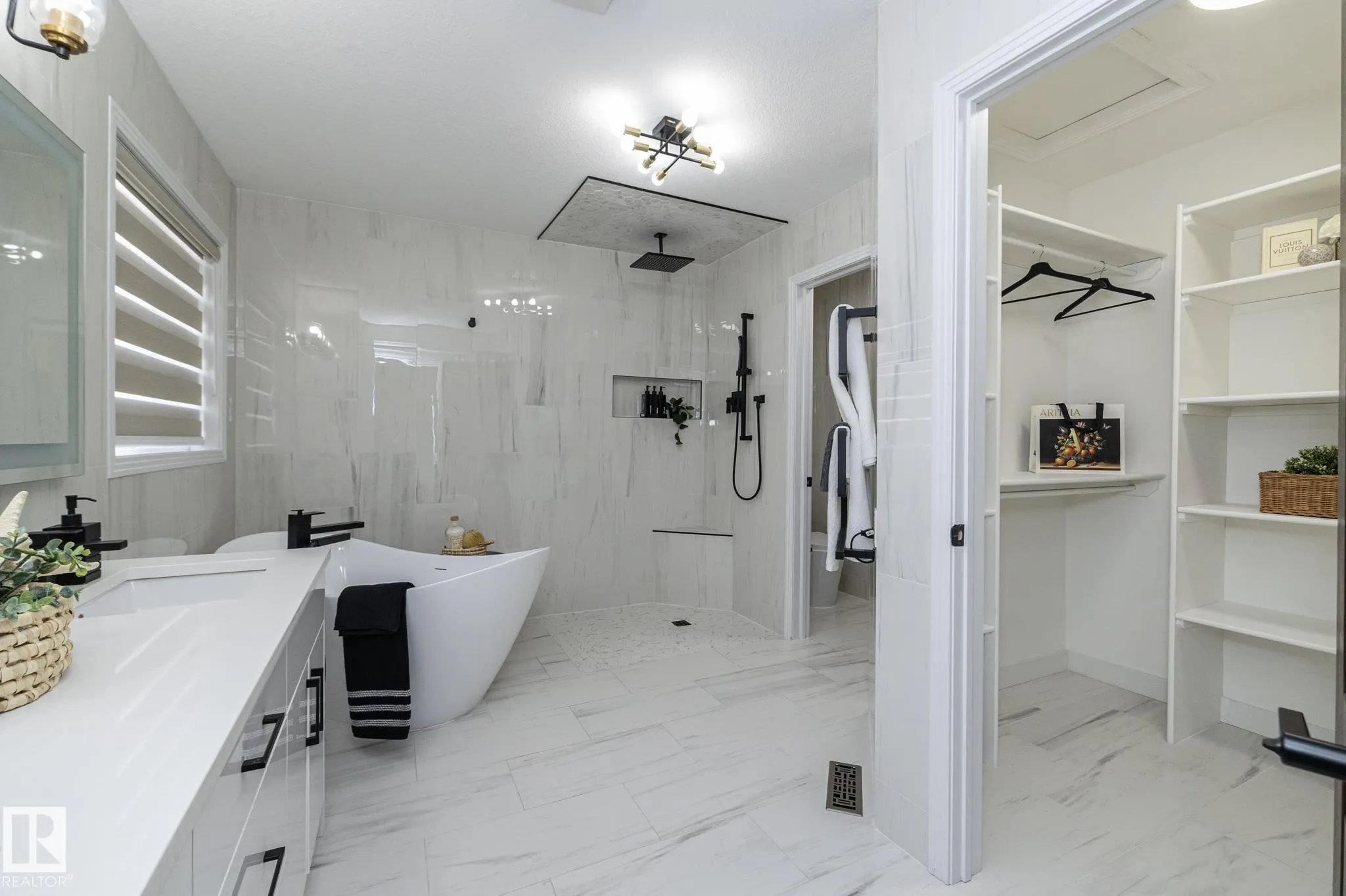 926 THOMPSON Place