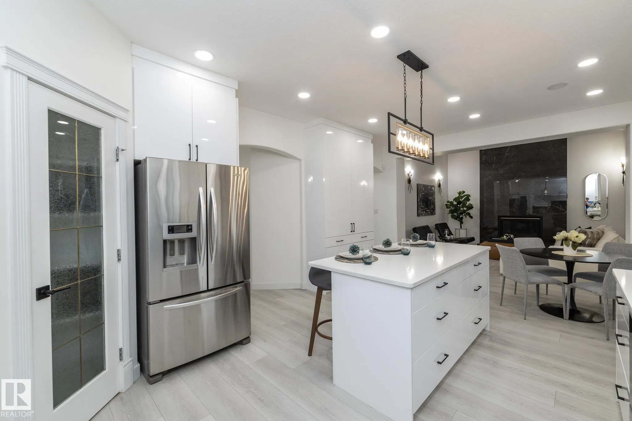 926 THOMPSON Place