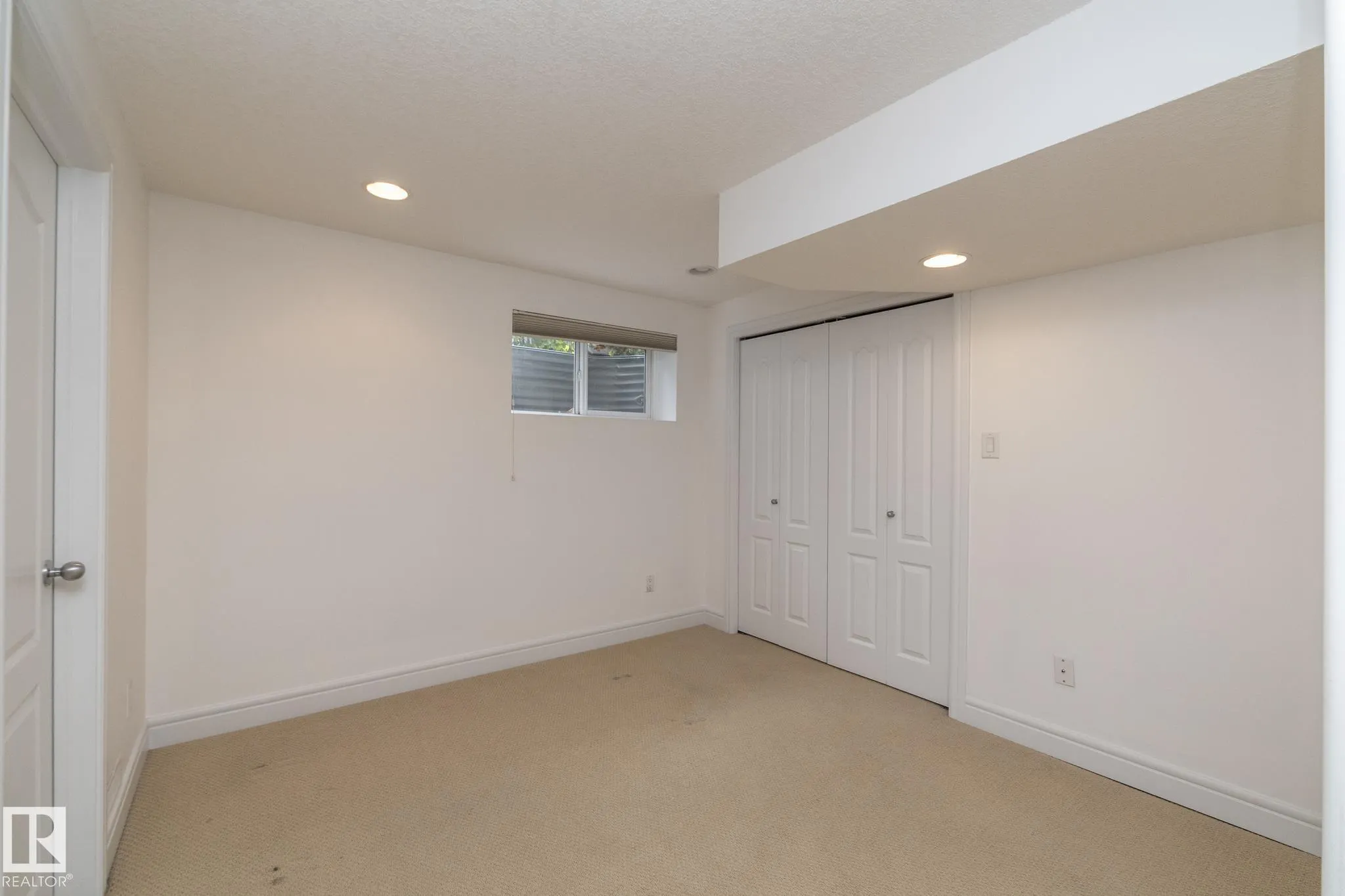 926 THOMPSON Place