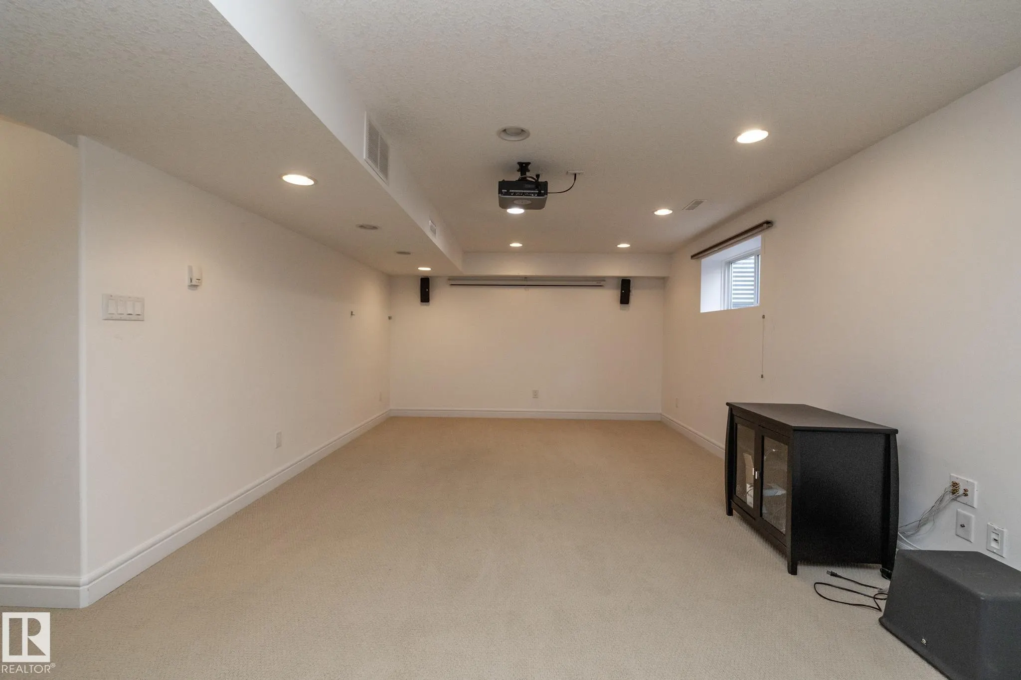 926 THOMPSON Place