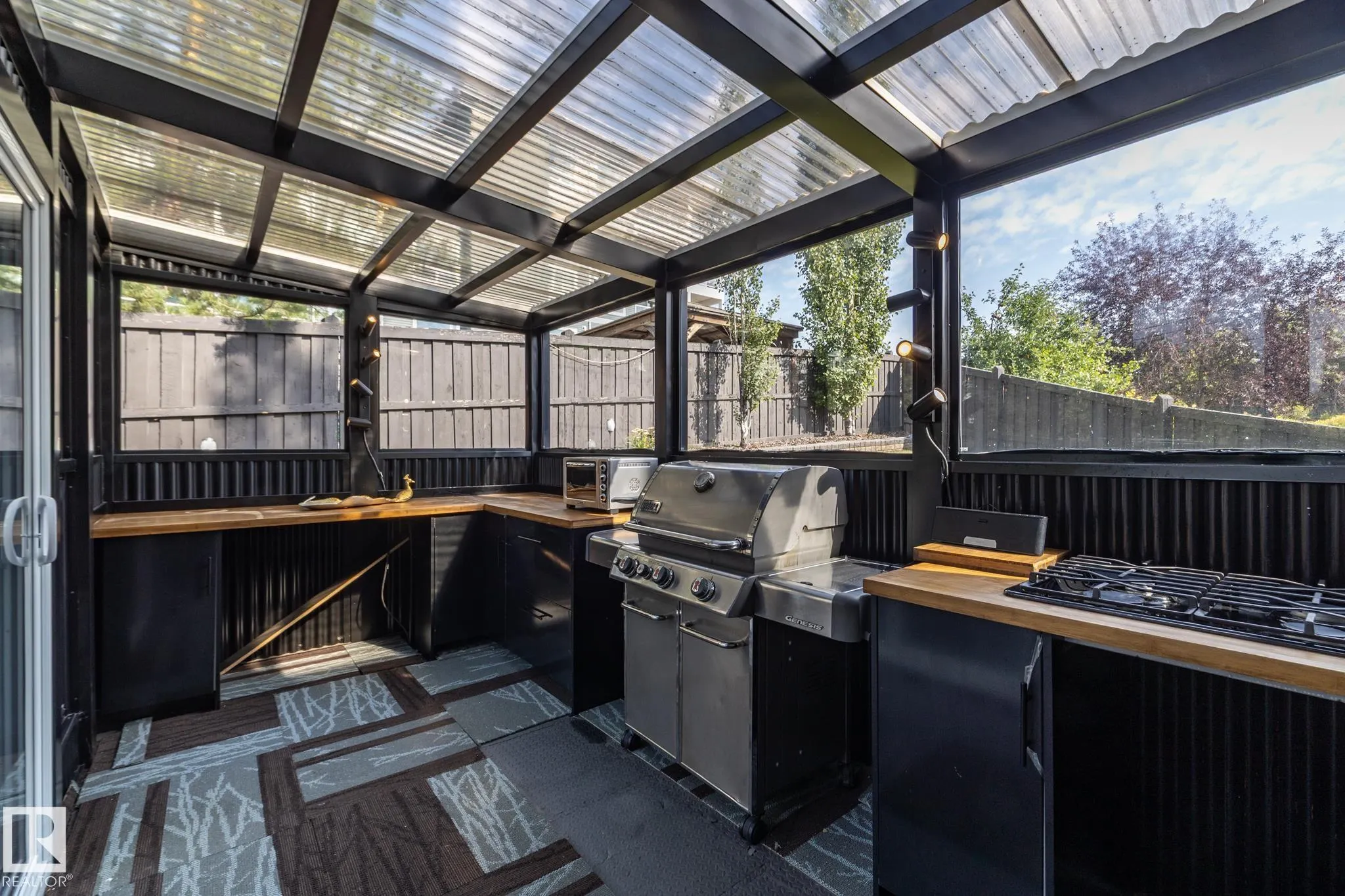 926 THOMPSON Place