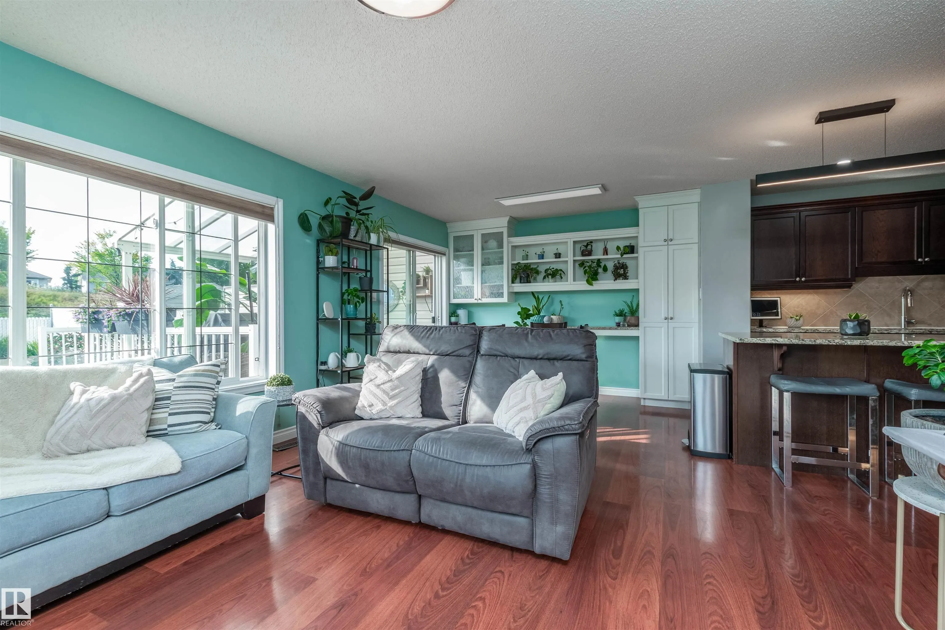 445 CHARLOTTE Crescent