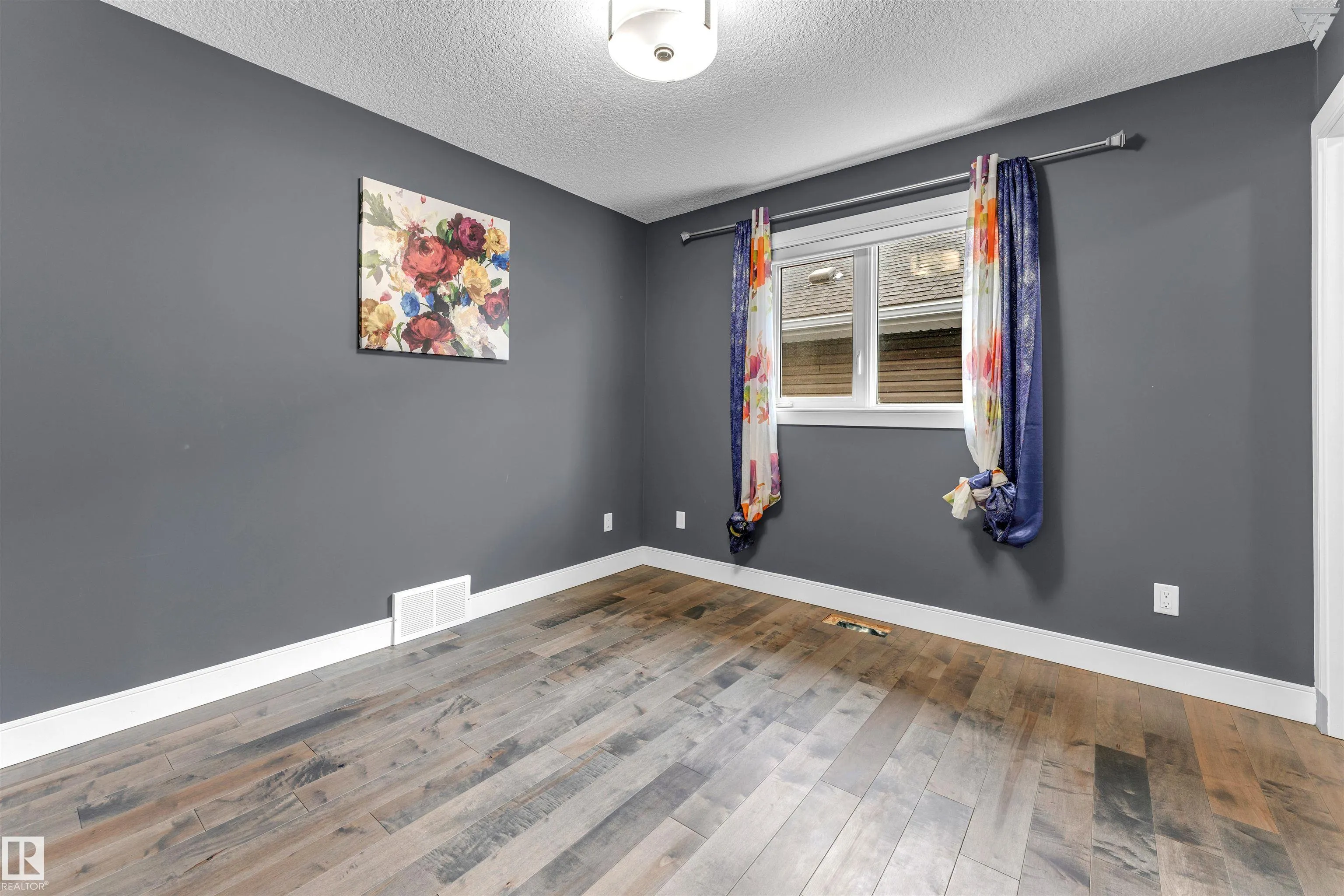 3662 HUMMINGBIRD Way