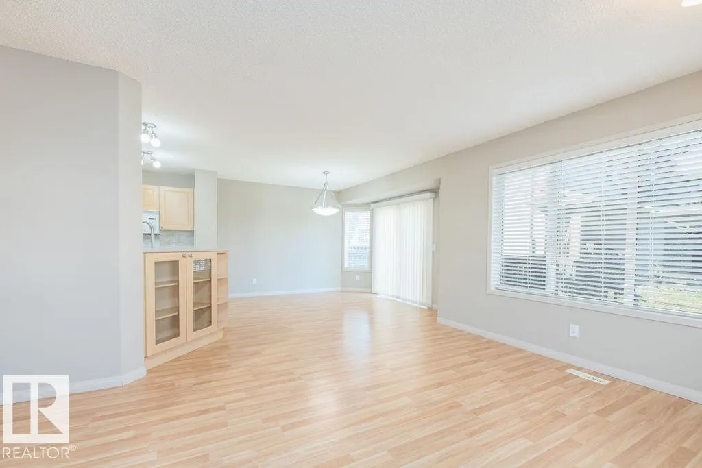 155 Crocus Crescent
